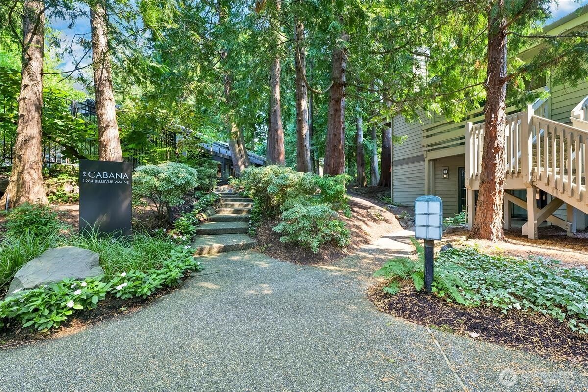 1372 Bellevue Way NE Unit: 2