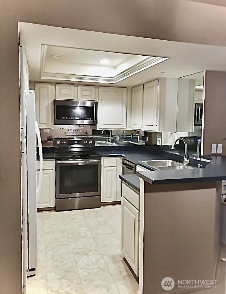 1372 Bellevue Way NE Unit: 2