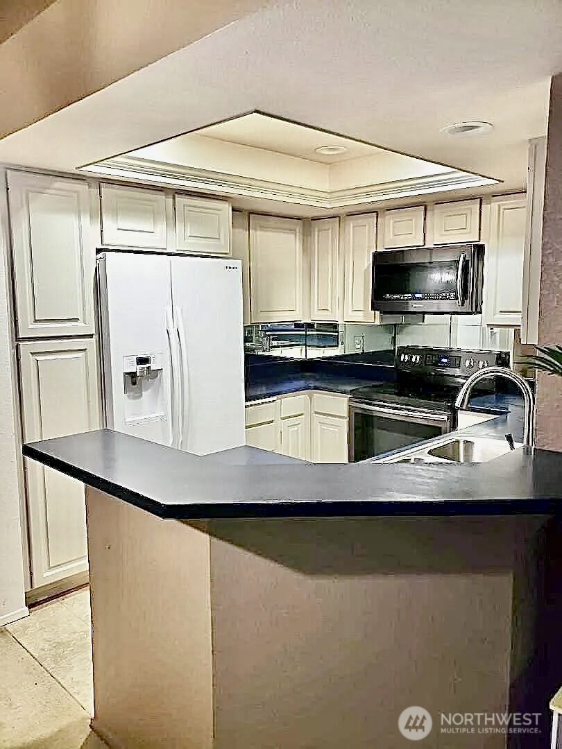 1372 Bellevue Way NE Unit: 2