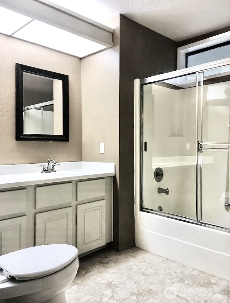 1372 Bellevue Way NE Unit: 2