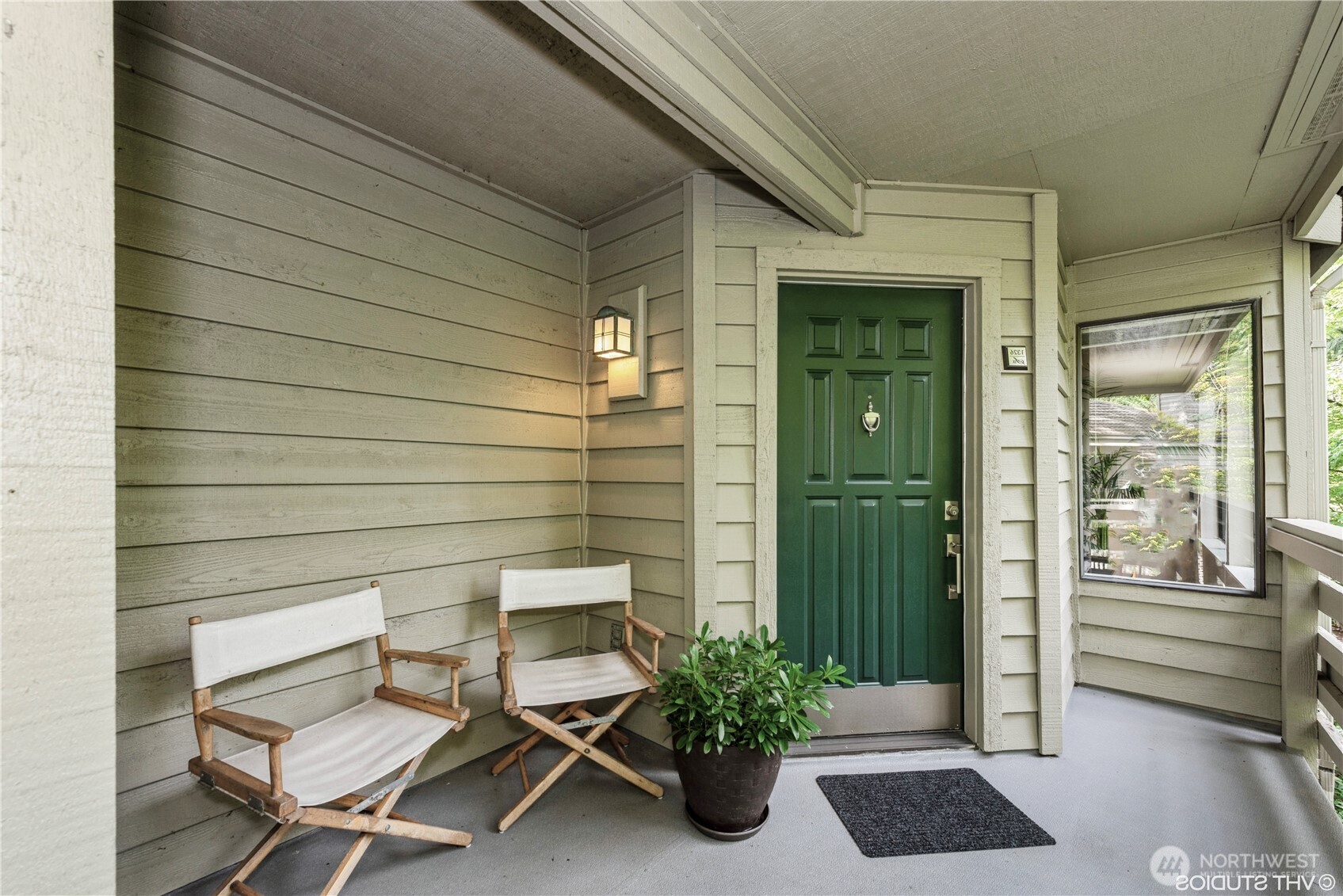 1372 Bellevue Way NE Unit: 2