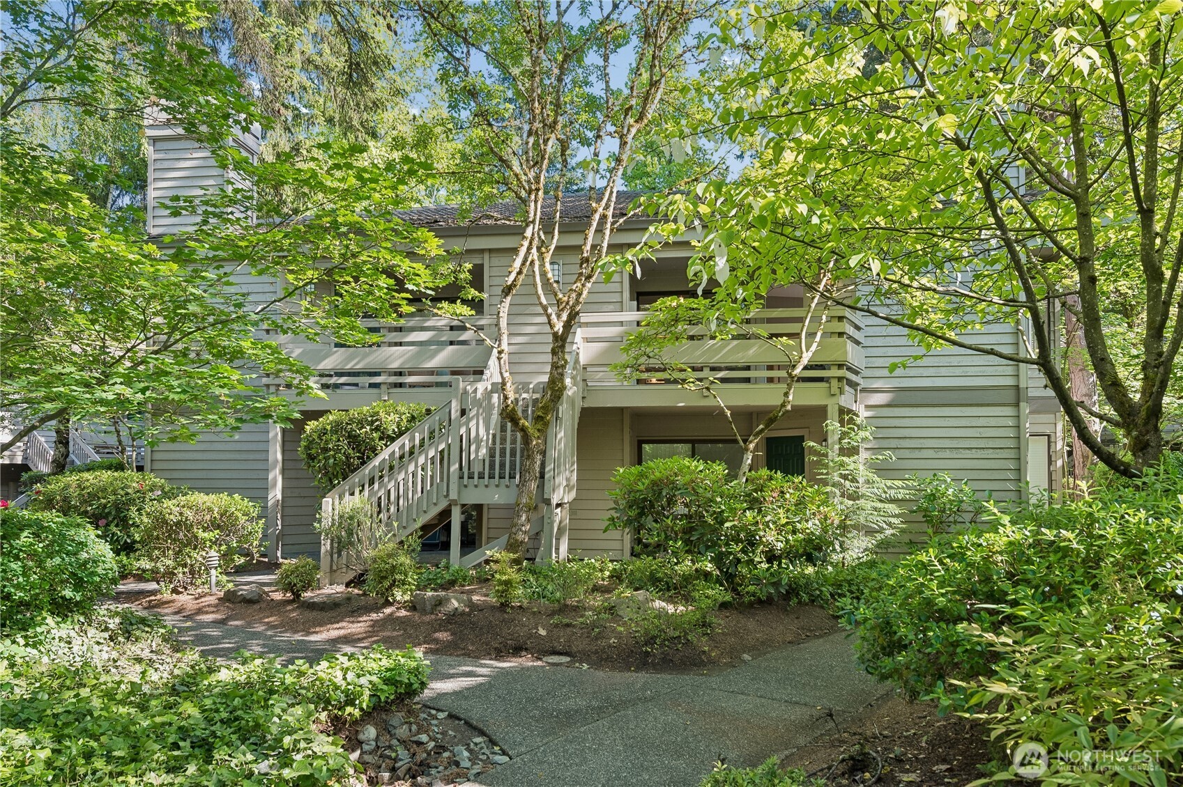 1380 Bellevue Way NE Unit: 4