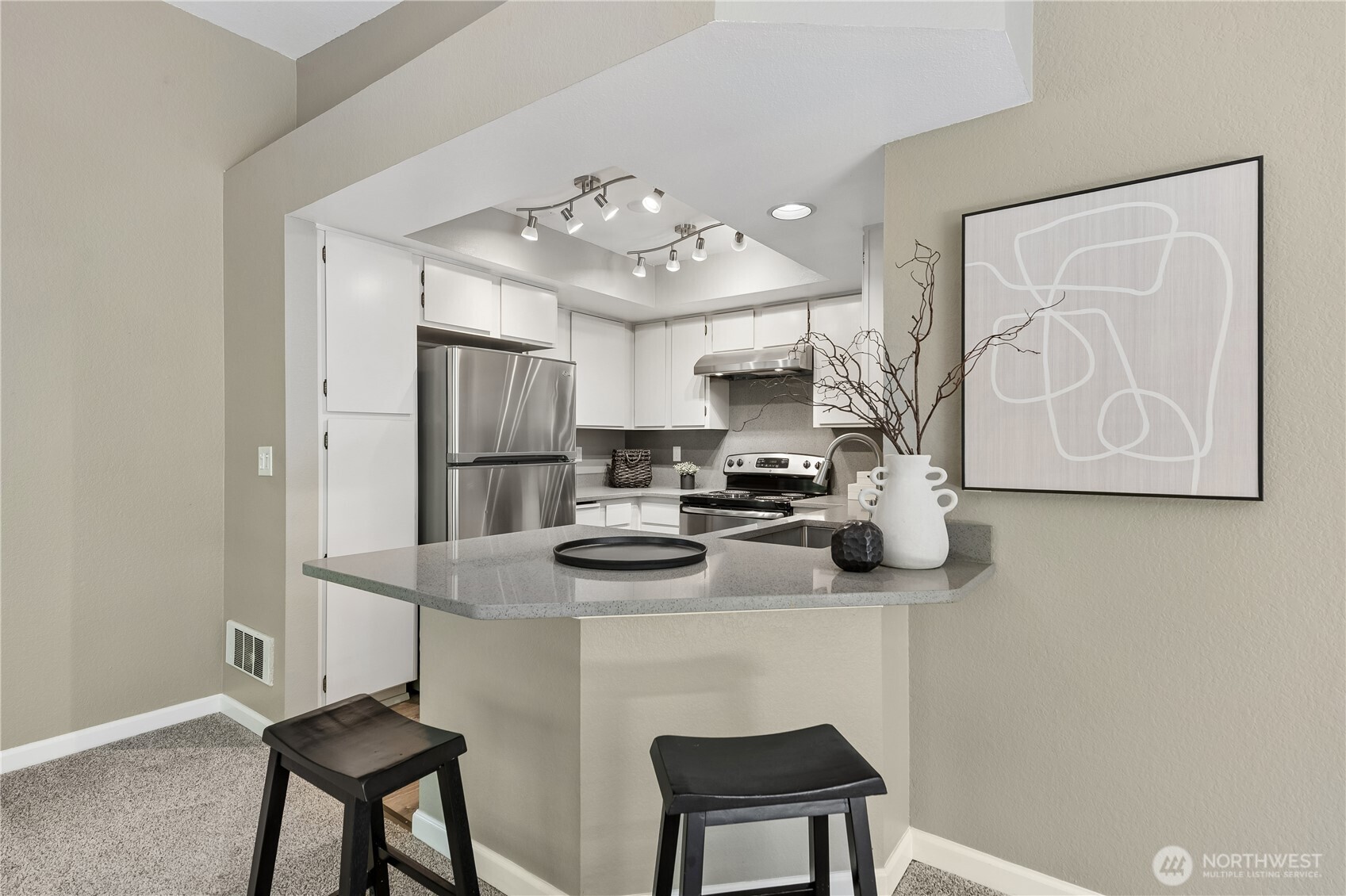 1380 Bellevue Way NE Unit: 4