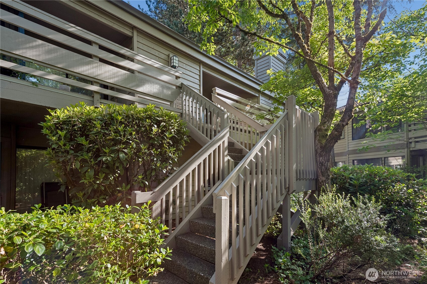 1380 Bellevue Way NE Unit: 4