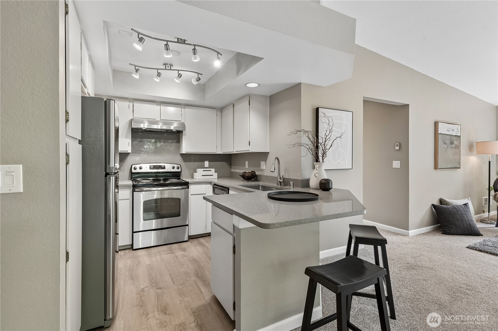 1380 Bellevue Way NE Unit: 4