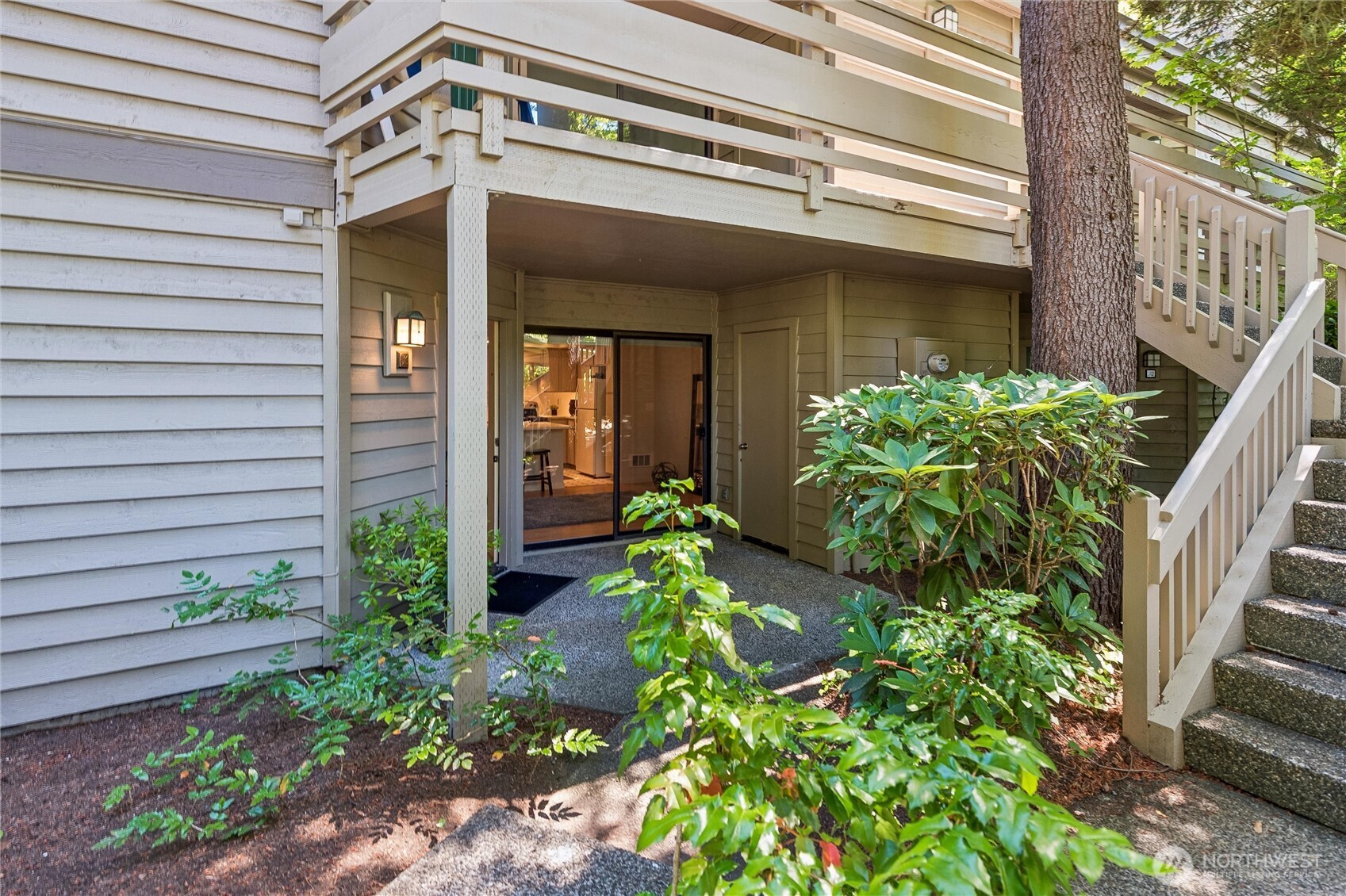 1354 Bellevue Way NE Unit: 3