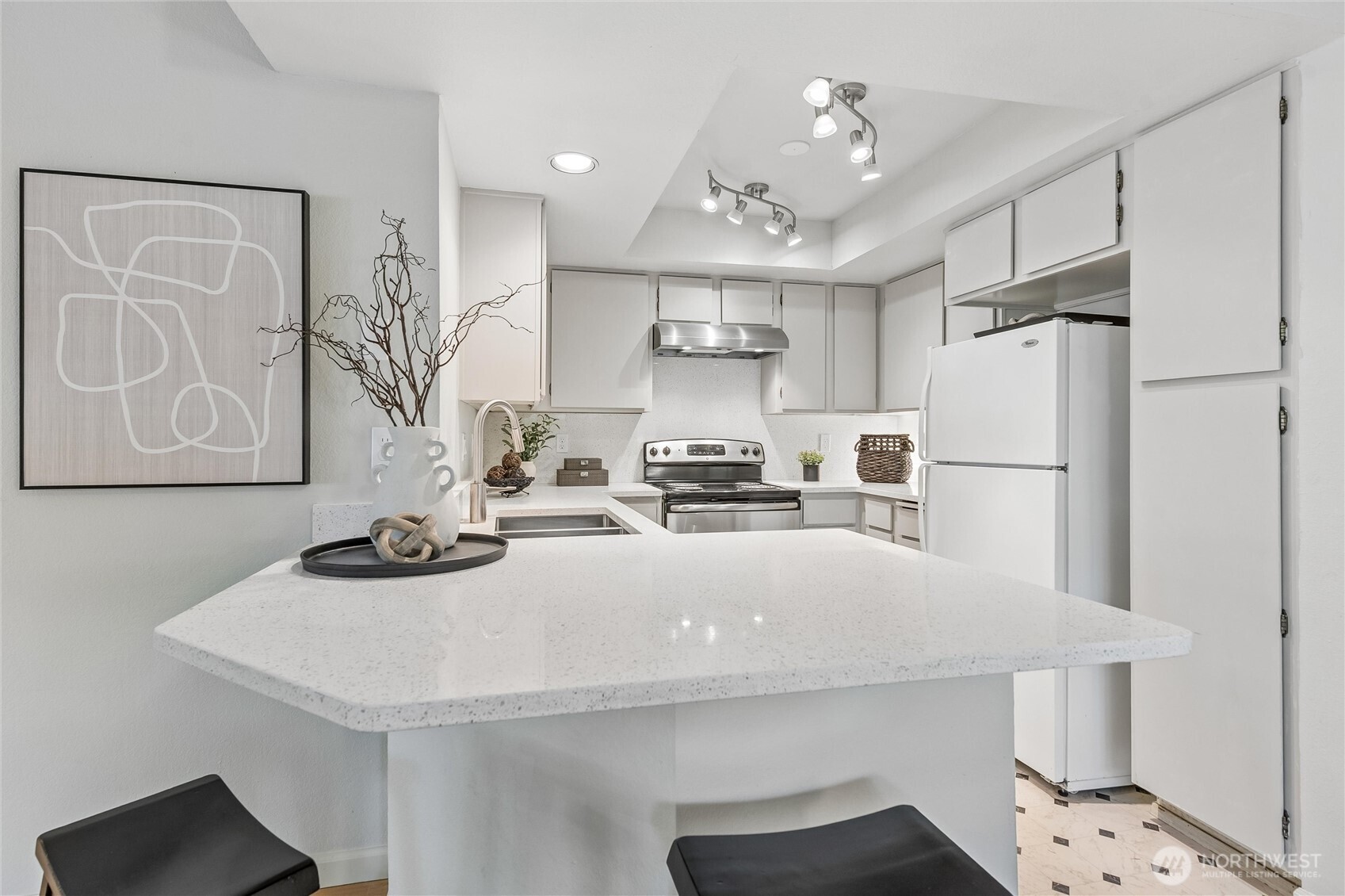 1354 Bellevue Way NE Unit: 3