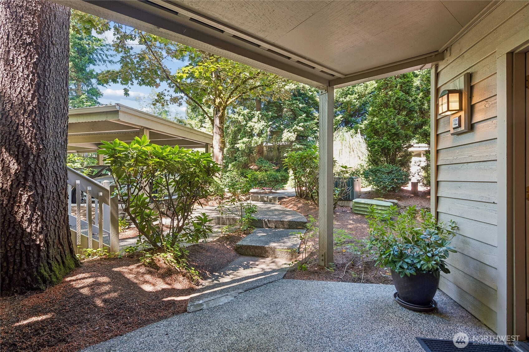 1354 Bellevue Way NE Unit: 3
