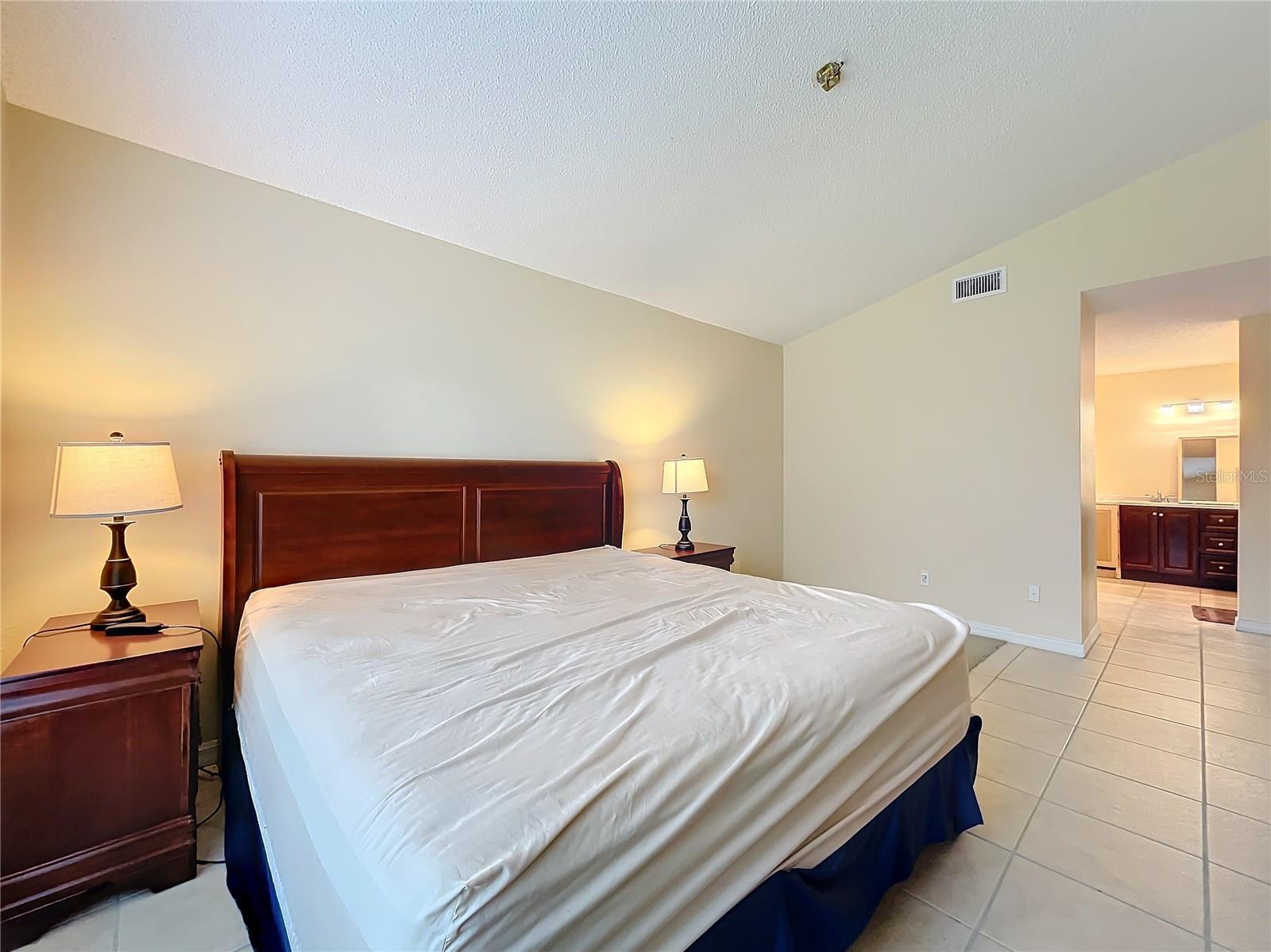 2760 WHISPER LAKES CLUB CIR