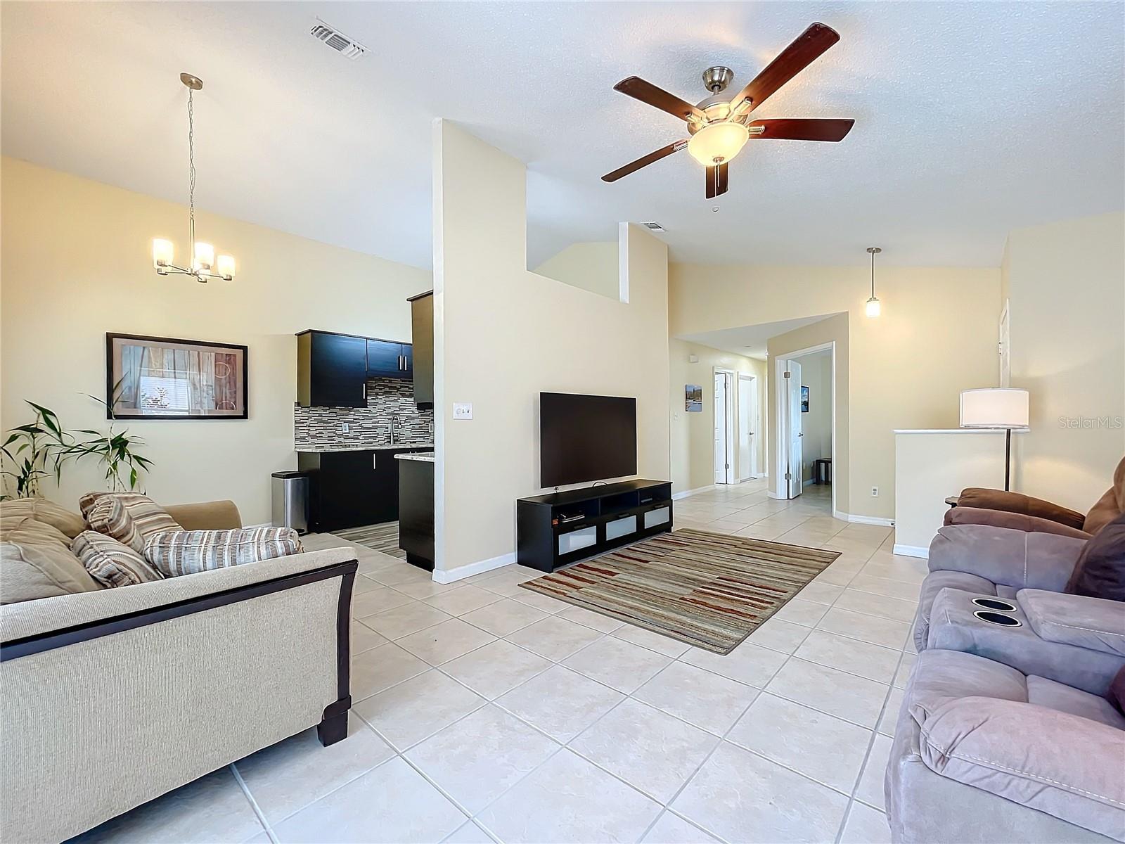 2760 WHISPER LAKES CLUB CIR