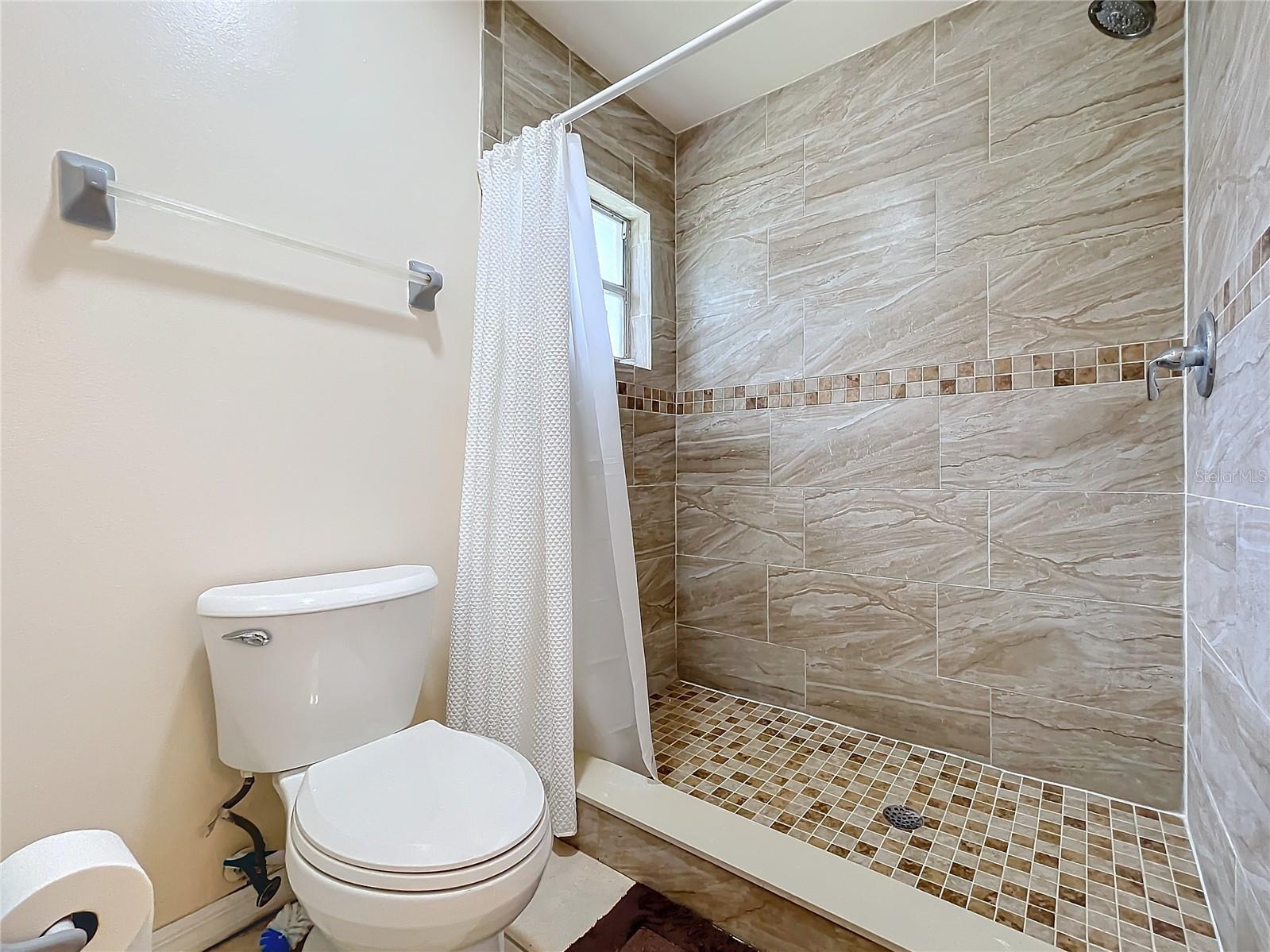 2760 WHISPER LAKES CLUB CIR
