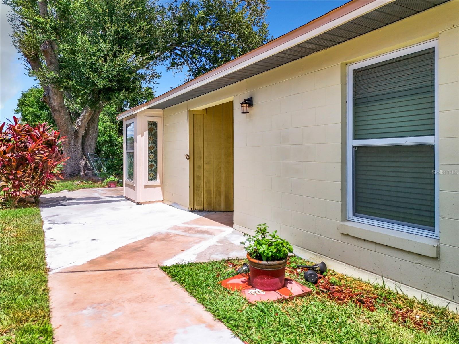 2760 WHISPER LAKES CLUB CIR