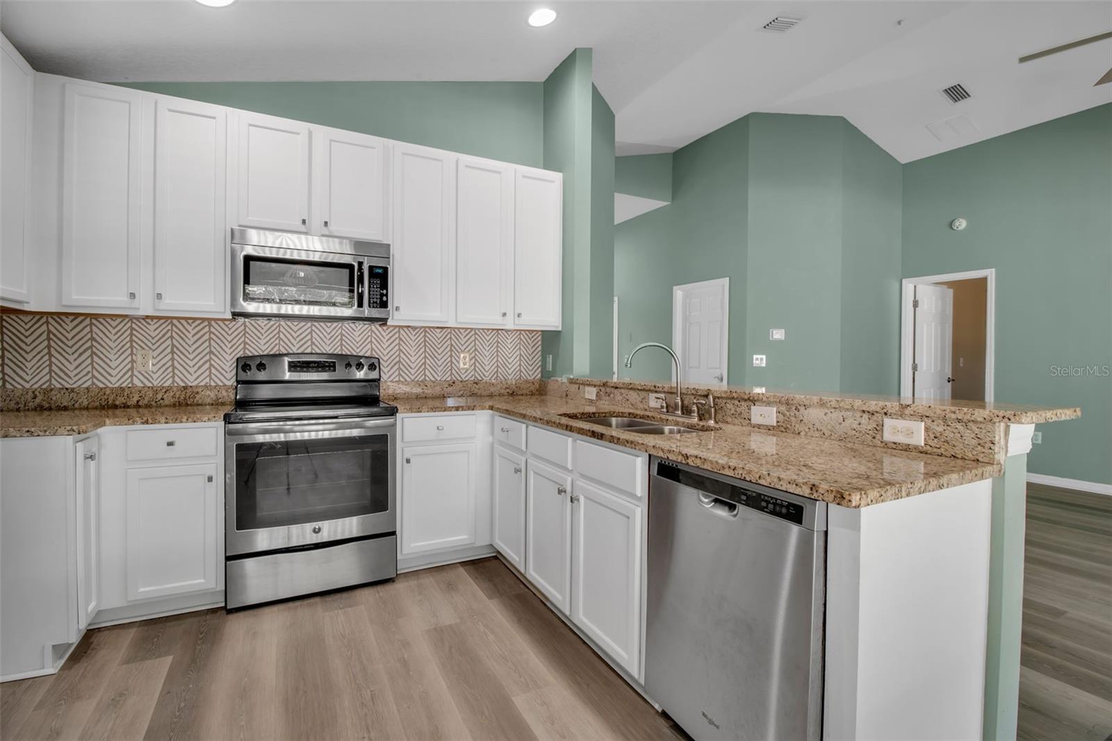 9628 CYPRESS HARBOR DR