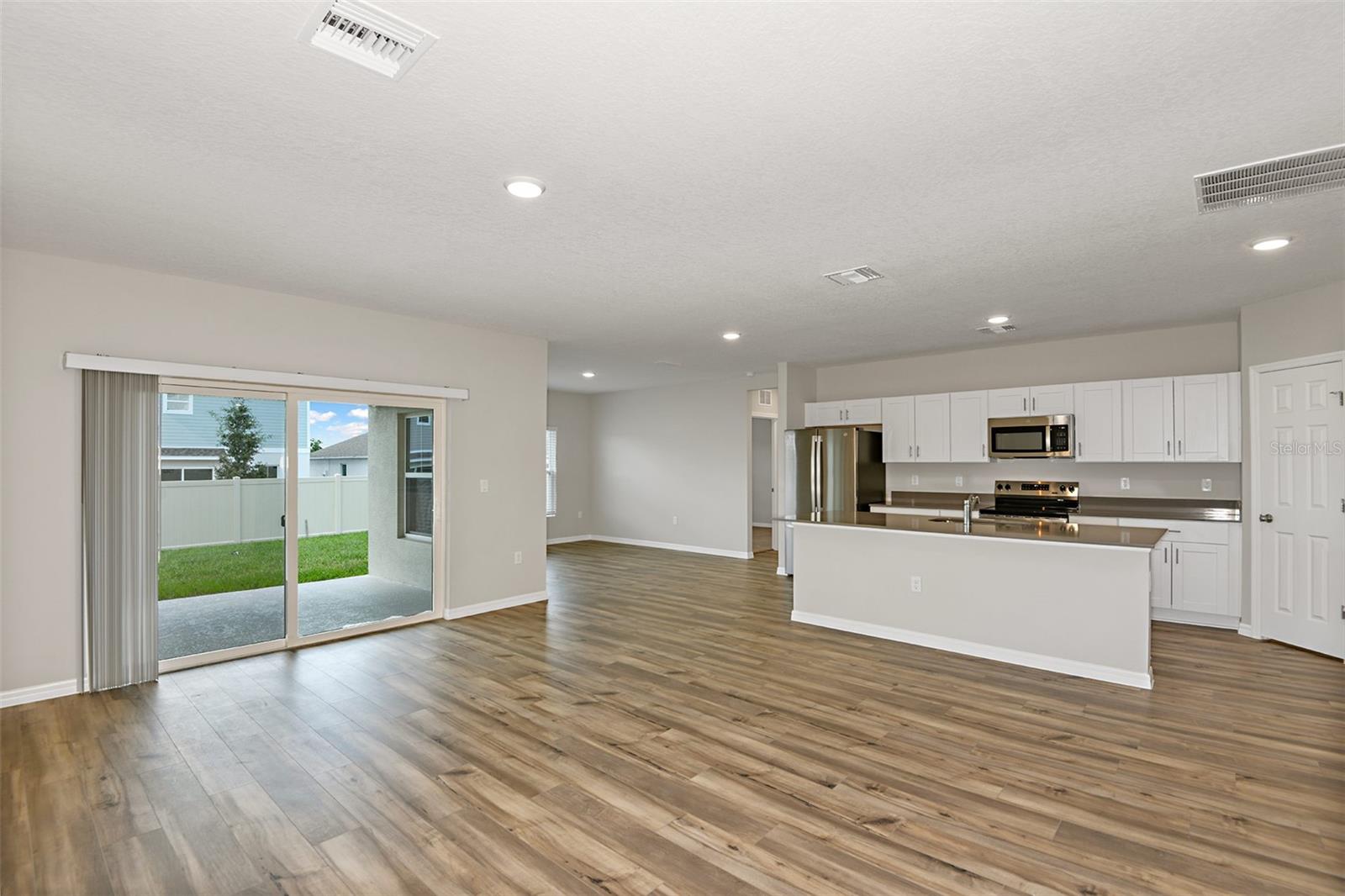 2292 CANYON OAK DR