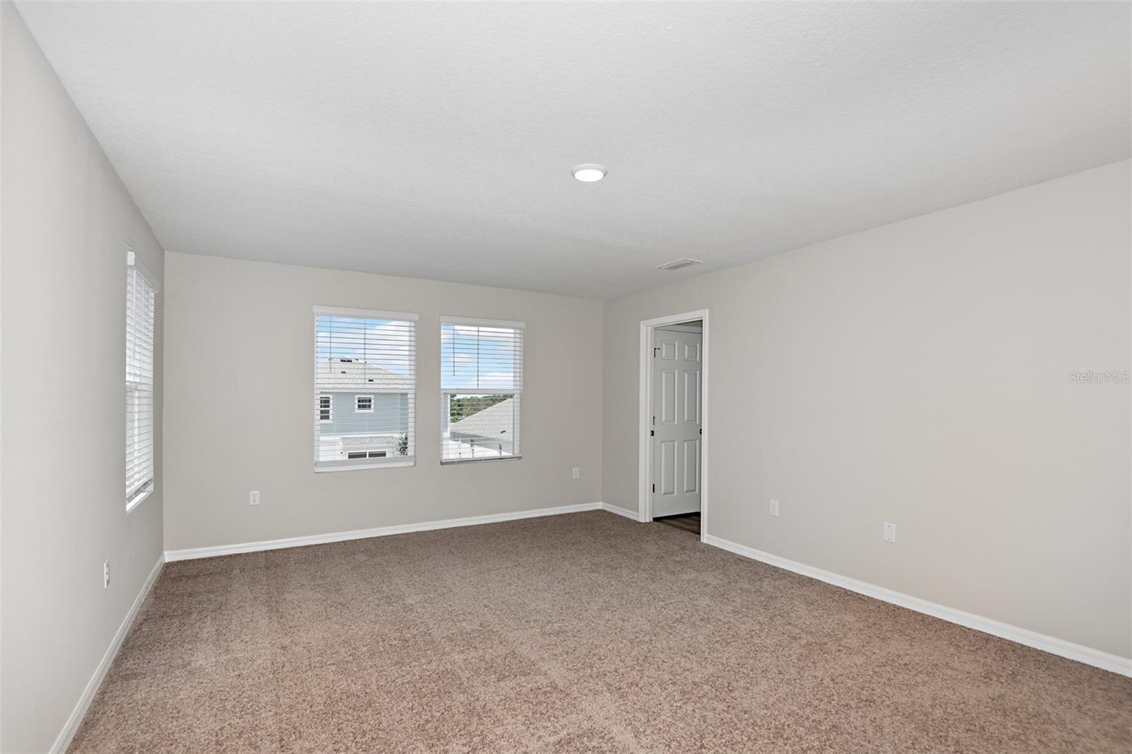 2292 CANYON OAK DR