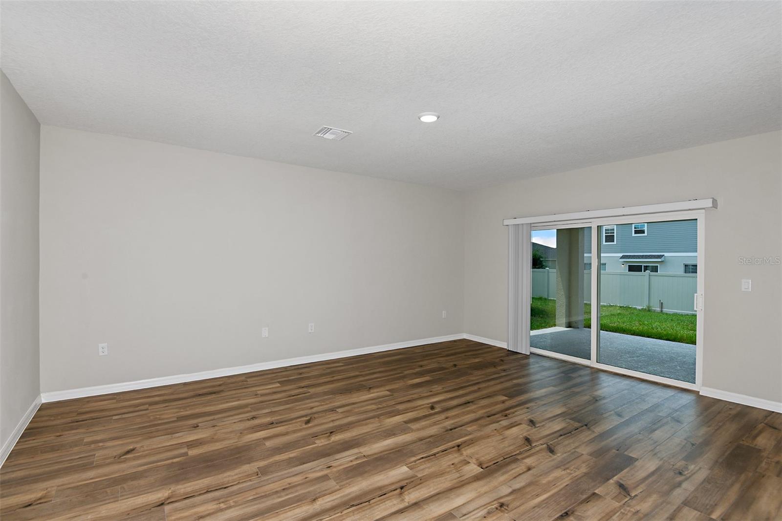 2292 CANYON OAK DR