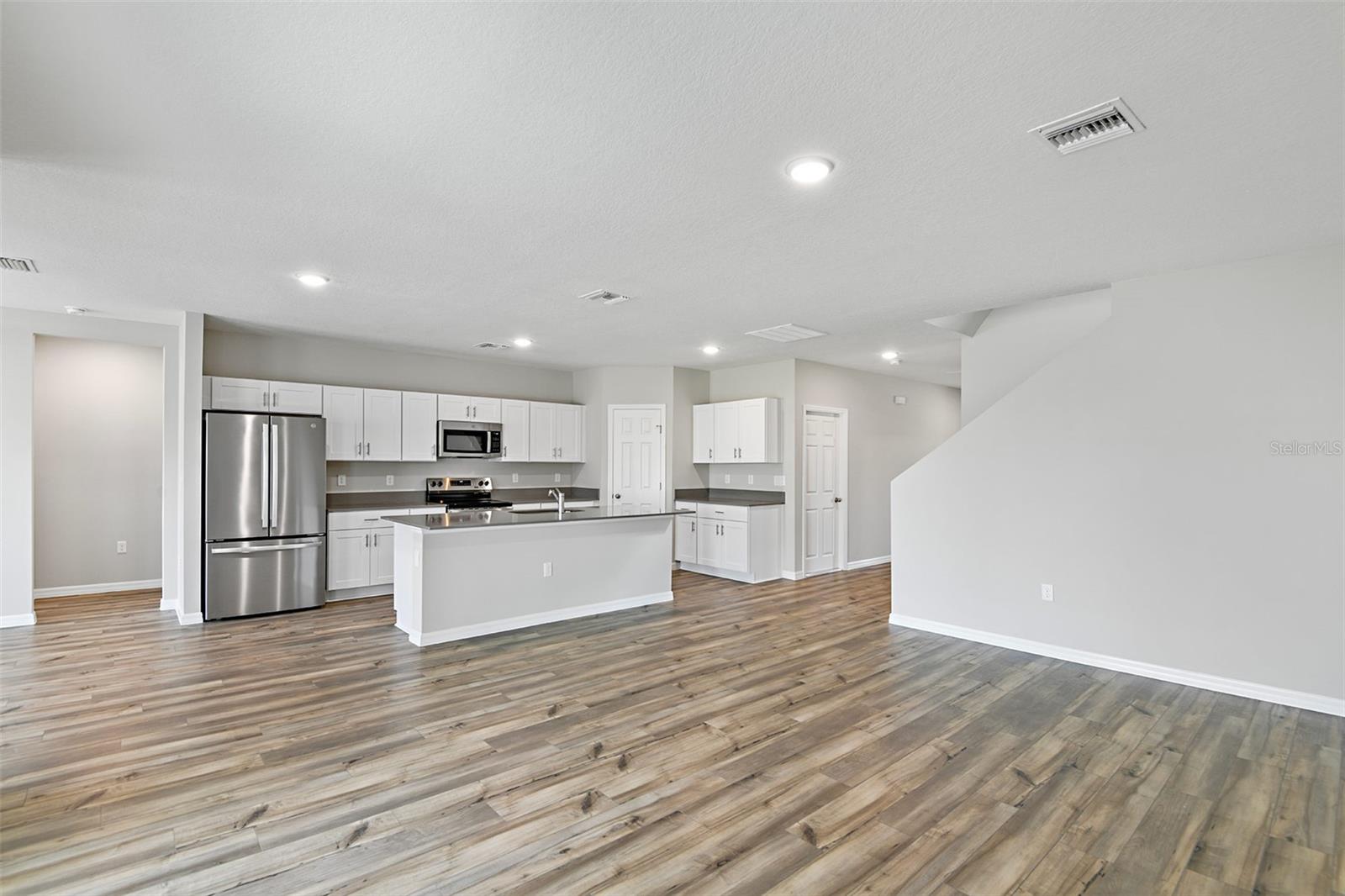 2292 CANYON OAK DR