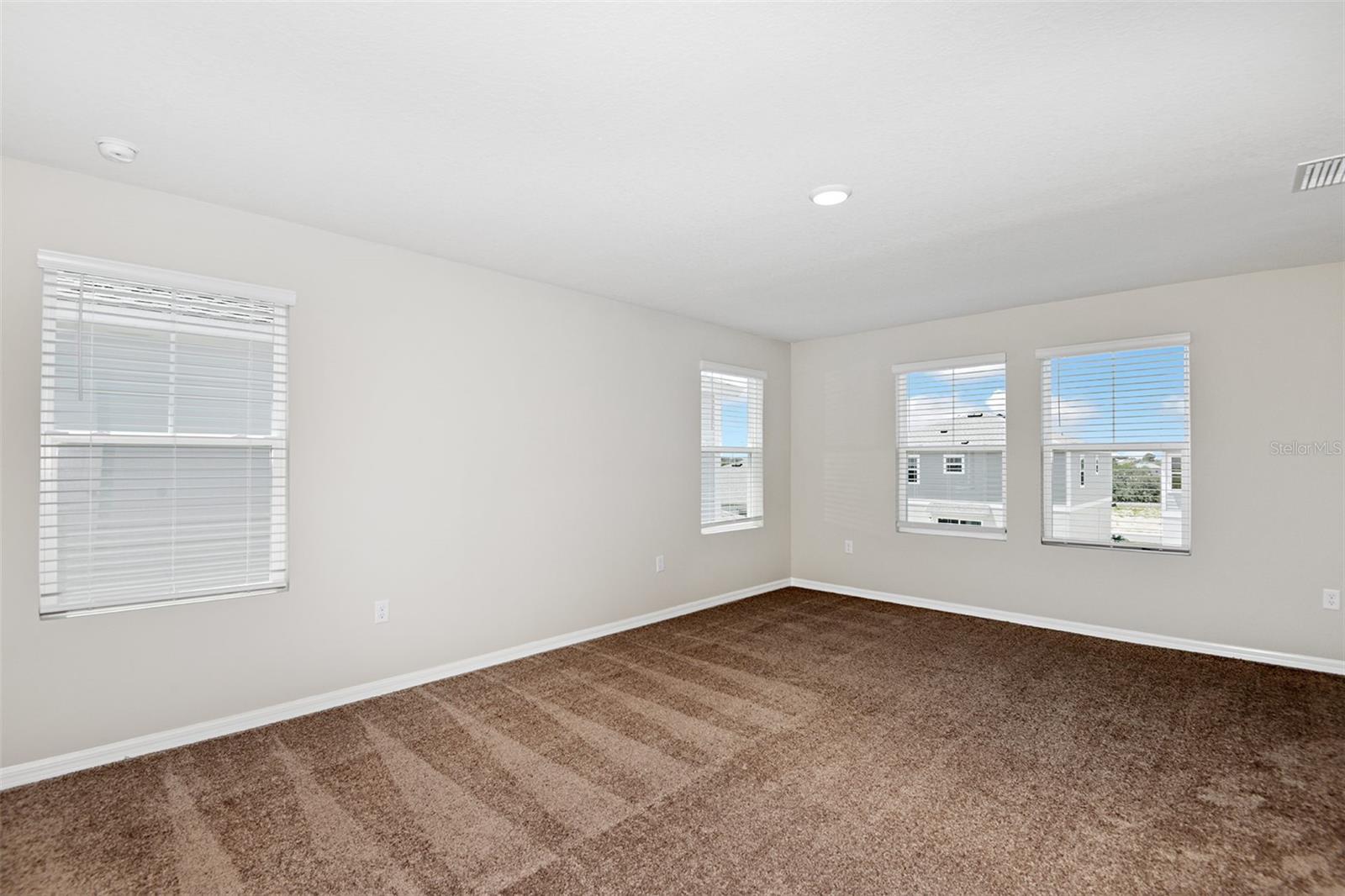 2292 CANYON OAK DR