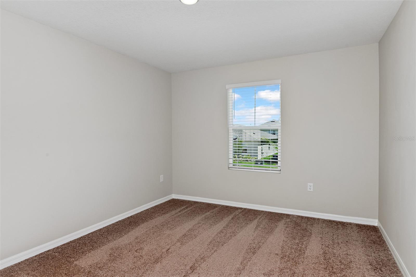 2292 CANYON OAK DR