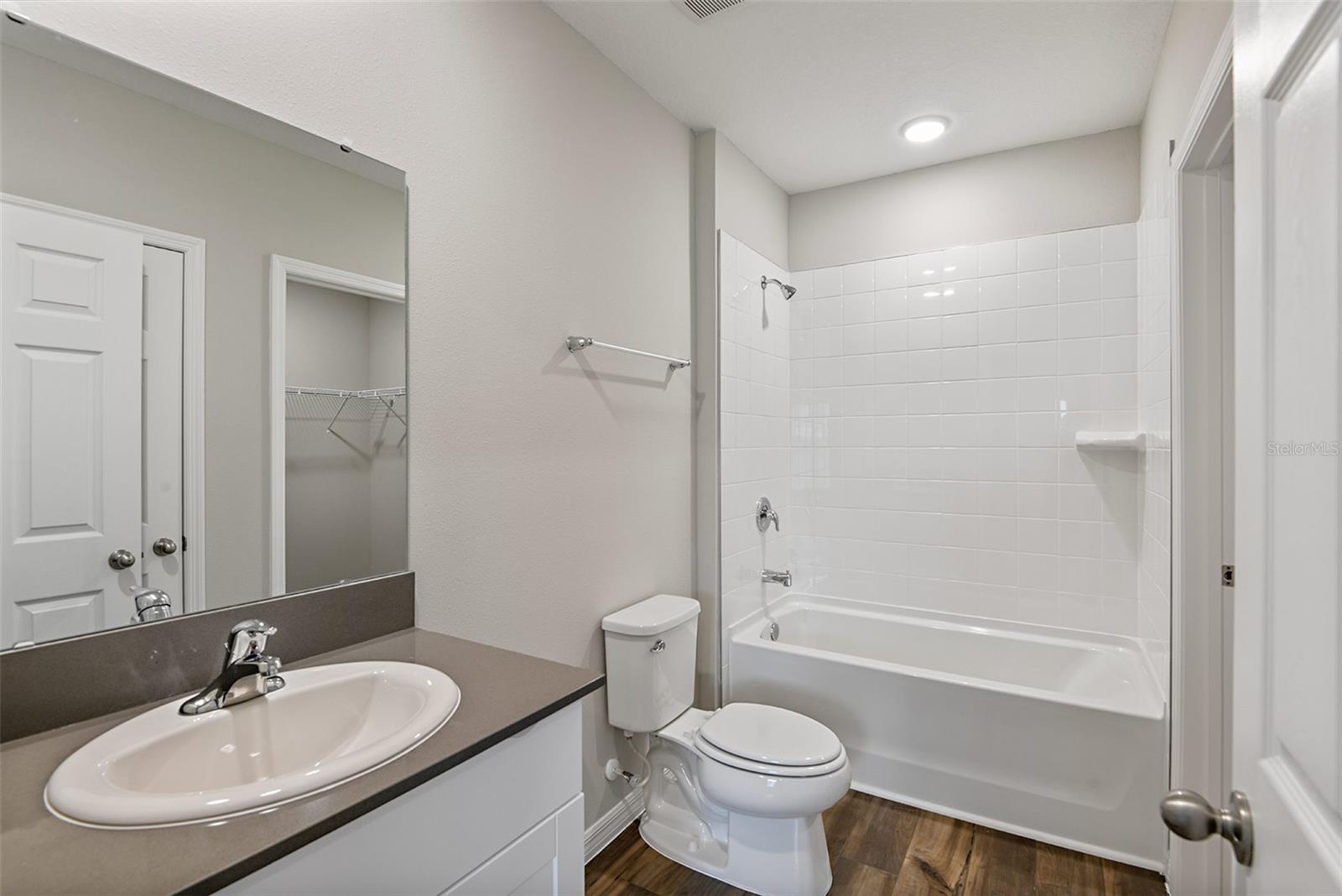 2292 CANYON OAK DR