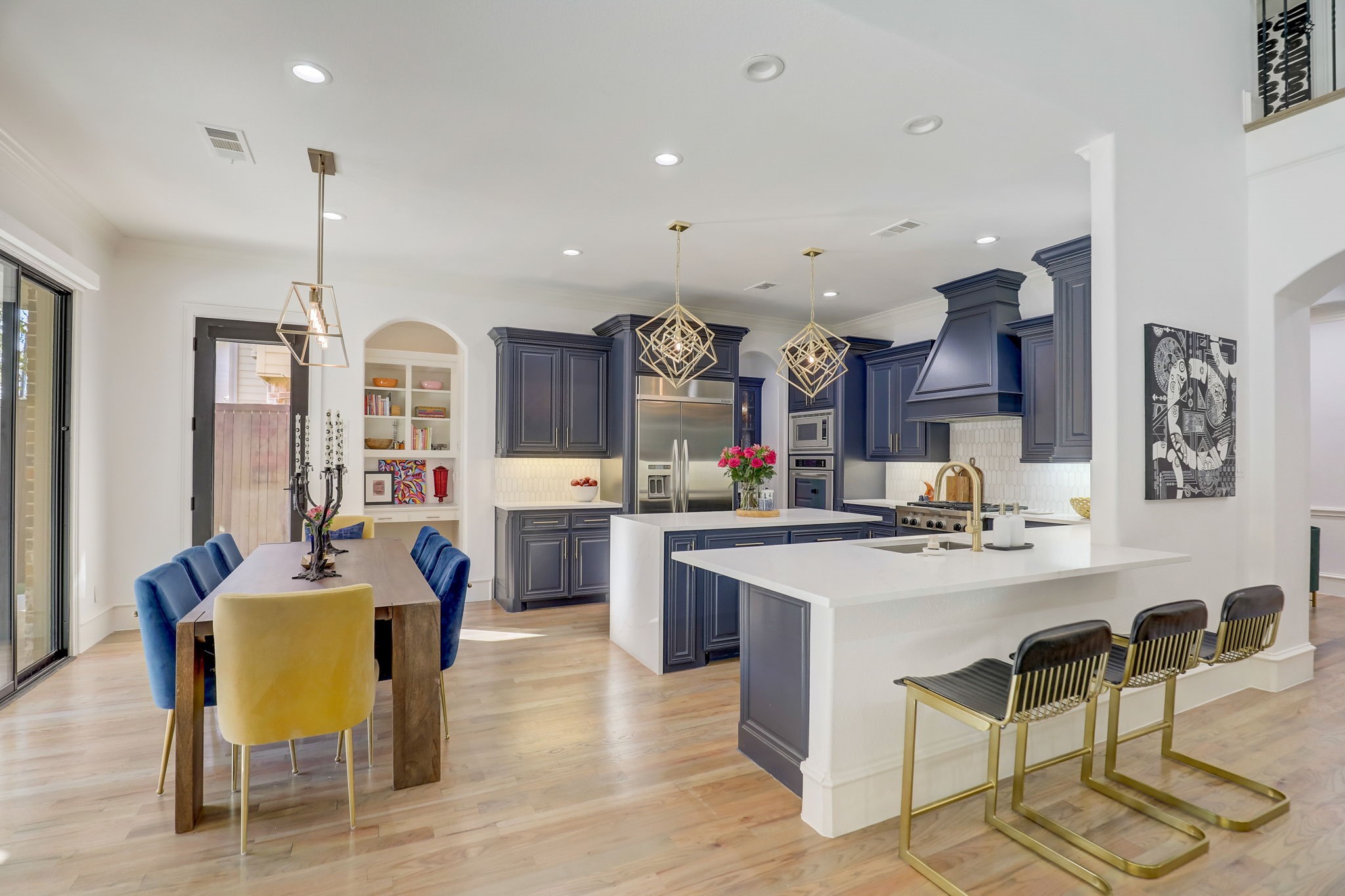 6254 Lakeshore Drive