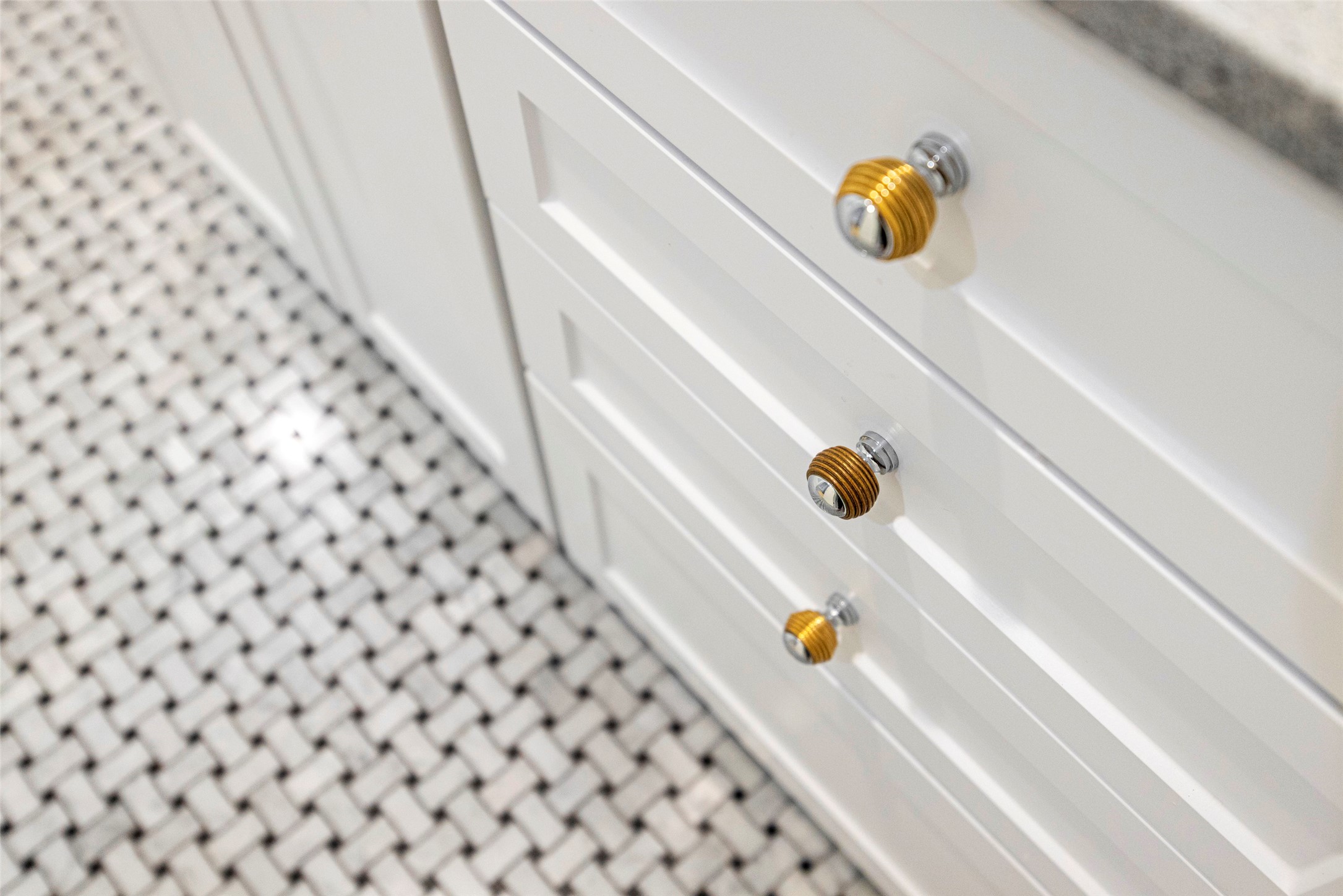 6016 E University Boulevard 220