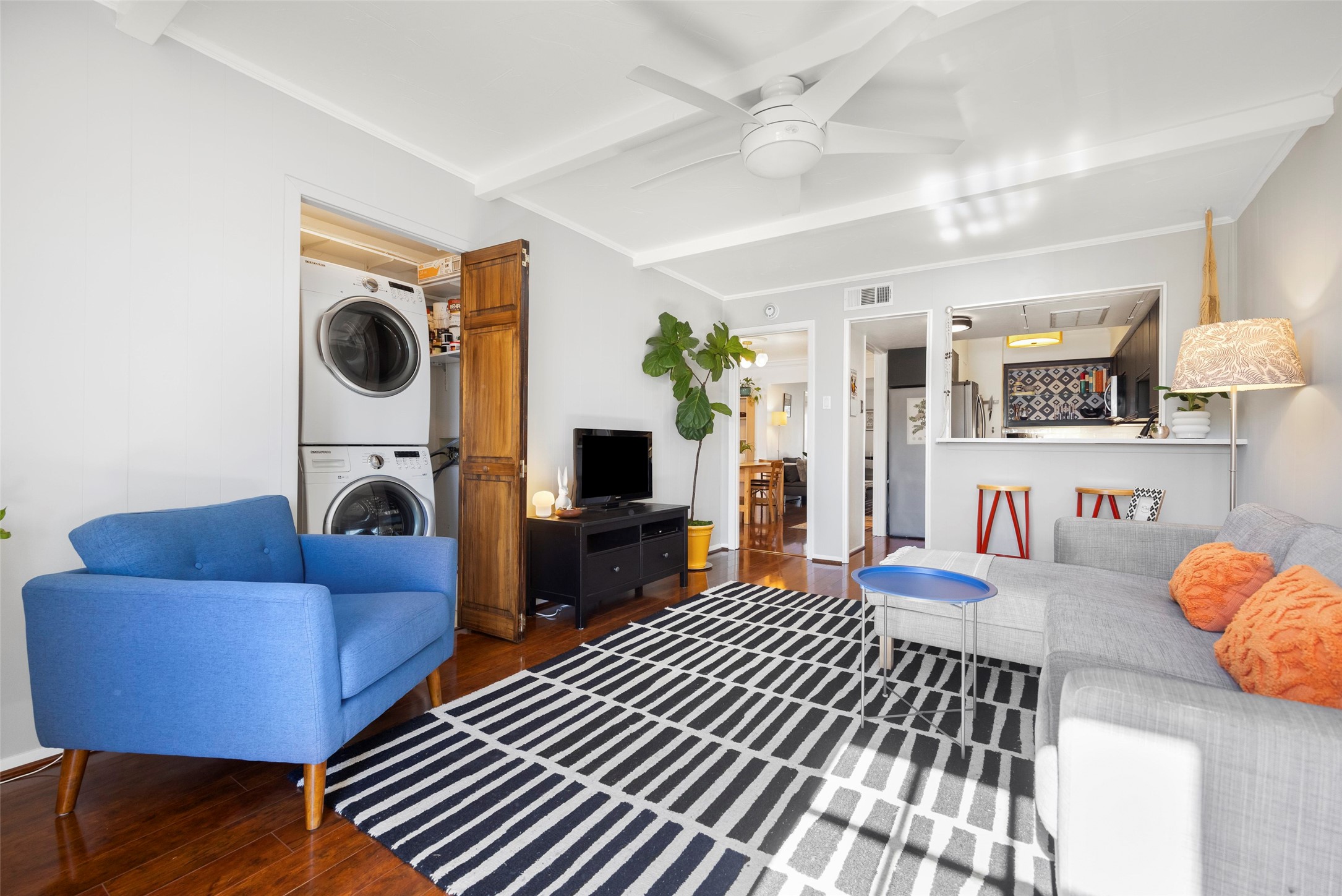 6016 E University Boulevard 220