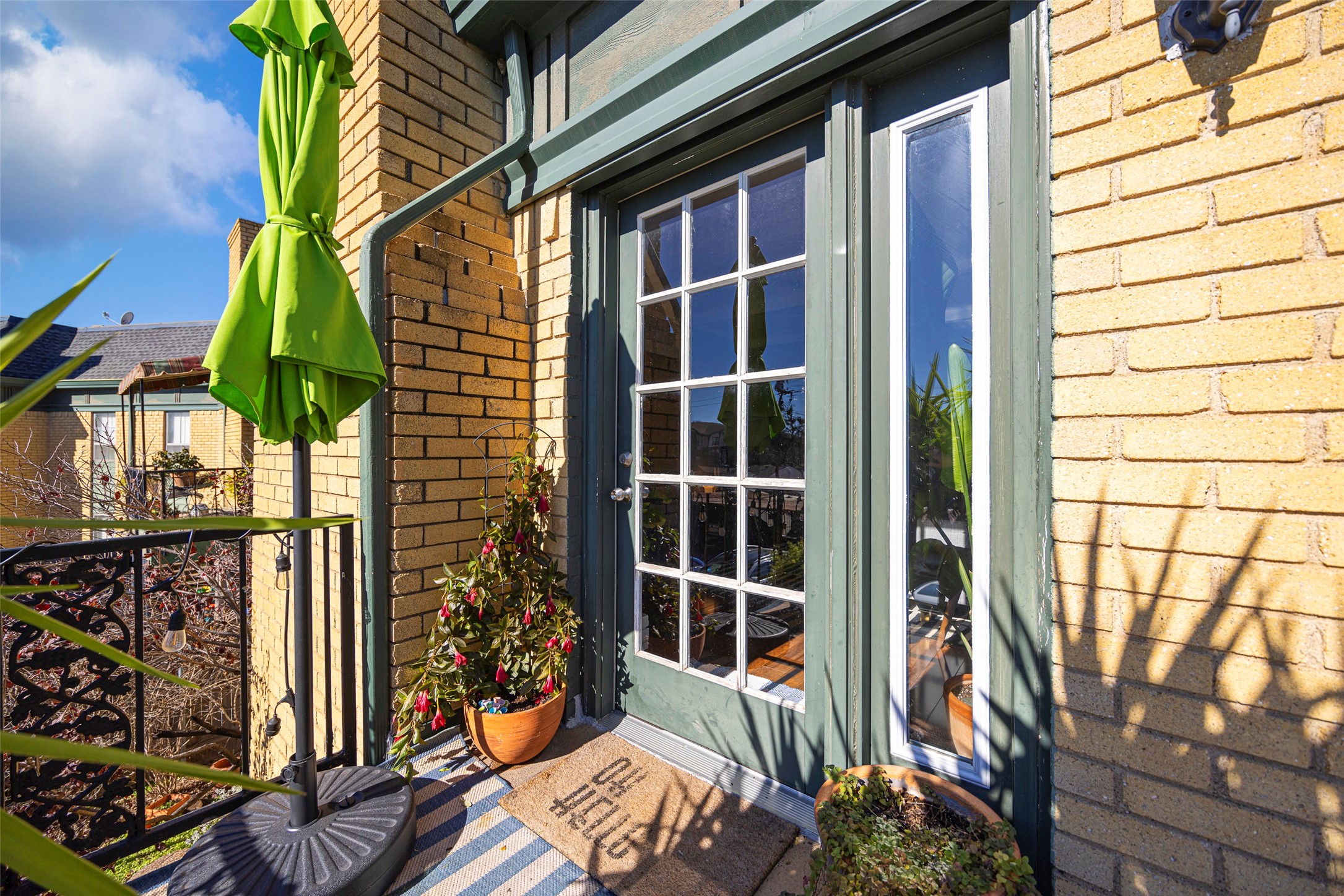 6016 E University Boulevard 220