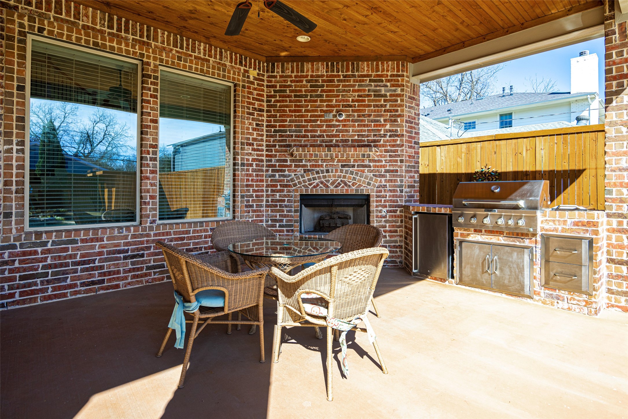 6306 Lakeshore Drive