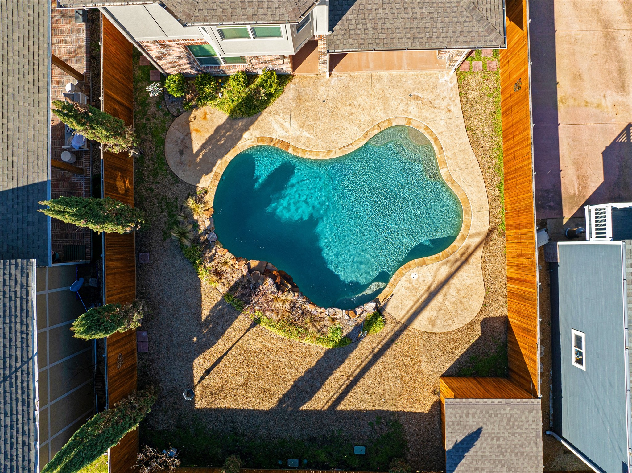 6306 Lakeshore Drive