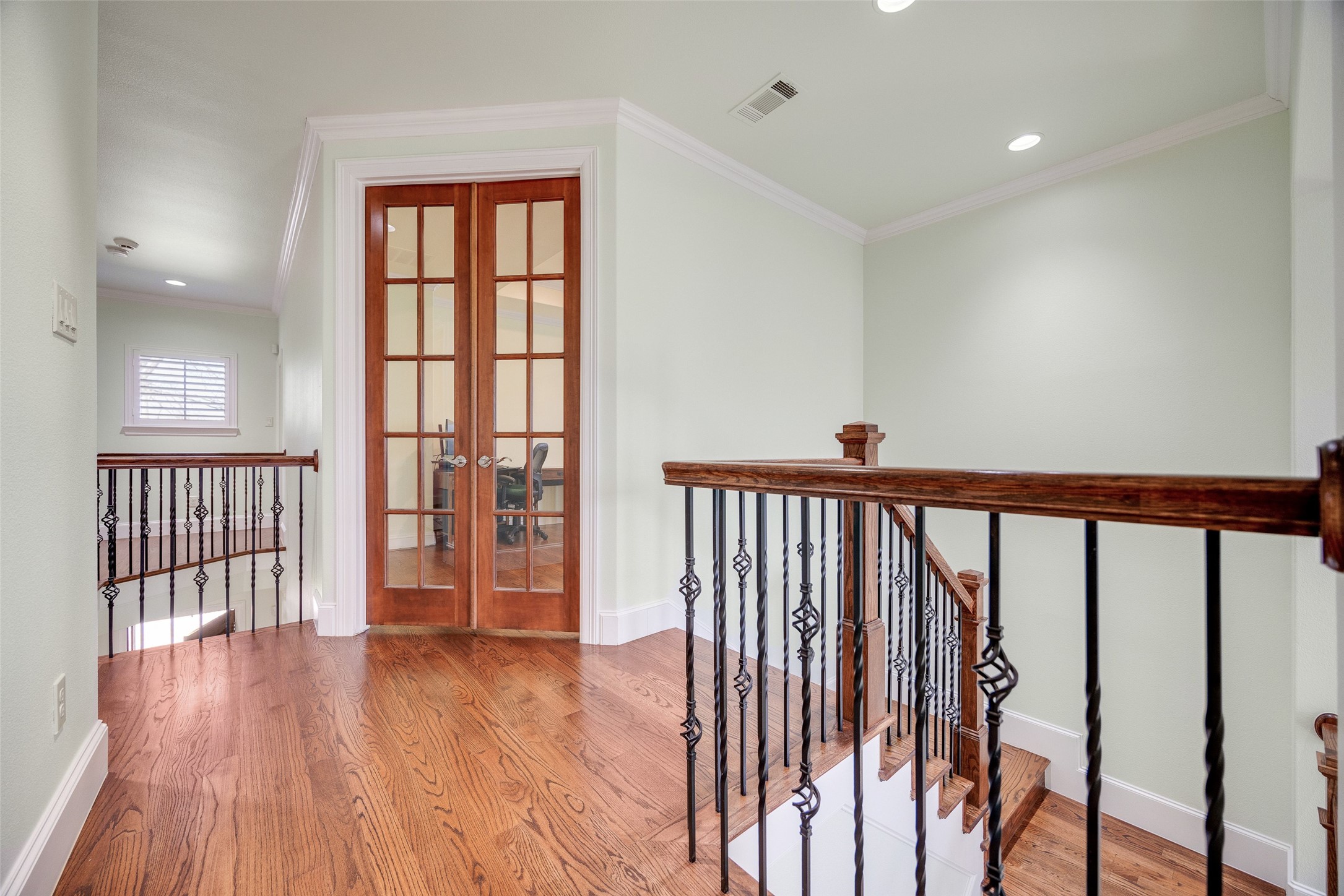 6306 Lakeshore Drive