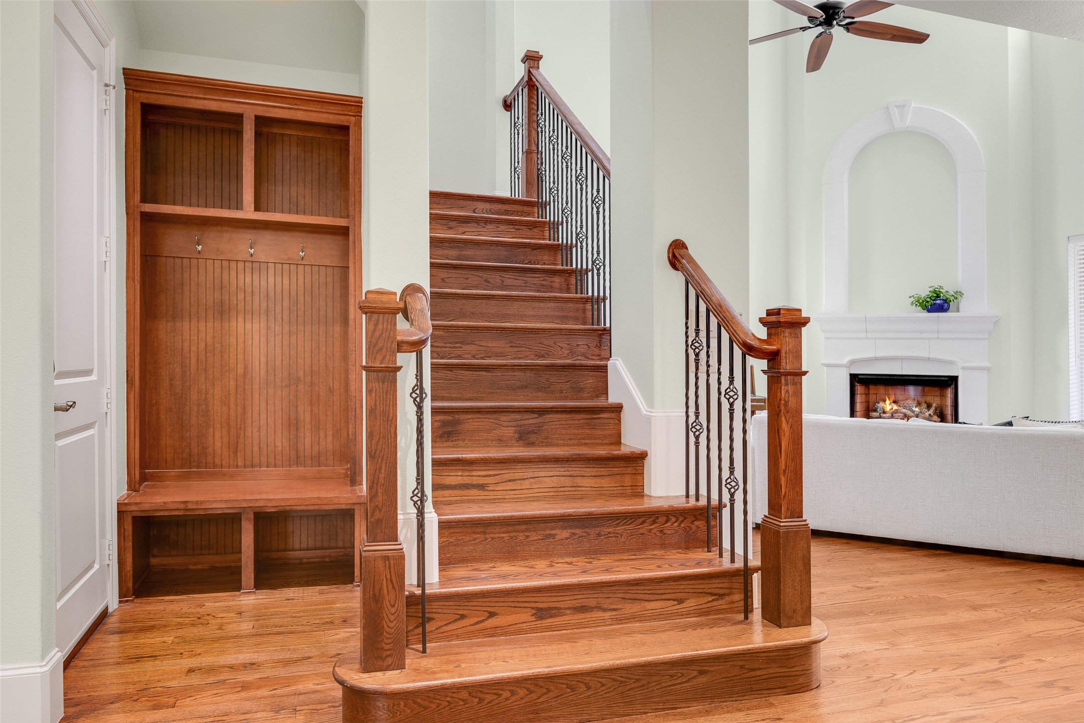6306 Lakeshore Drive