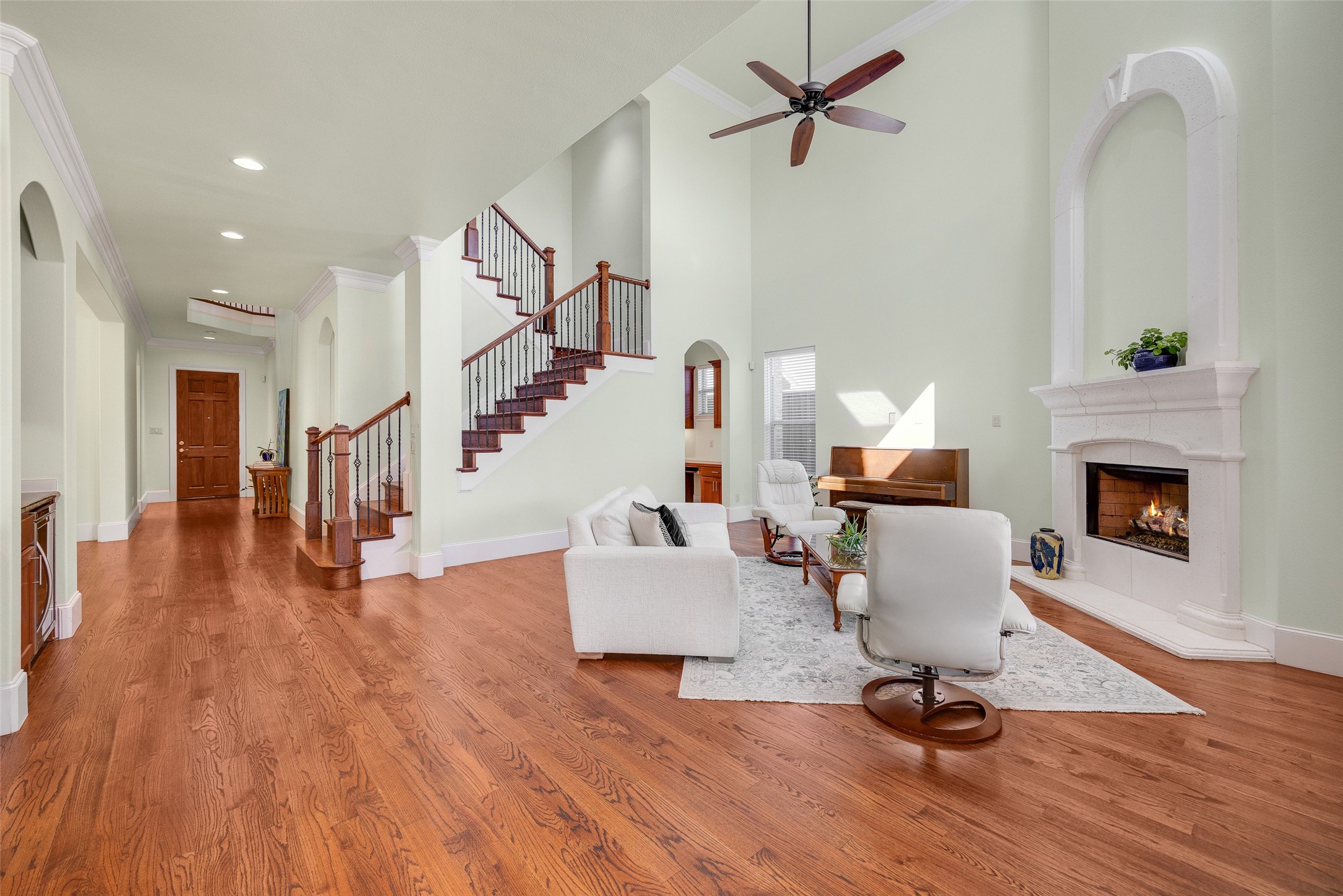 6306 Lakeshore Drive