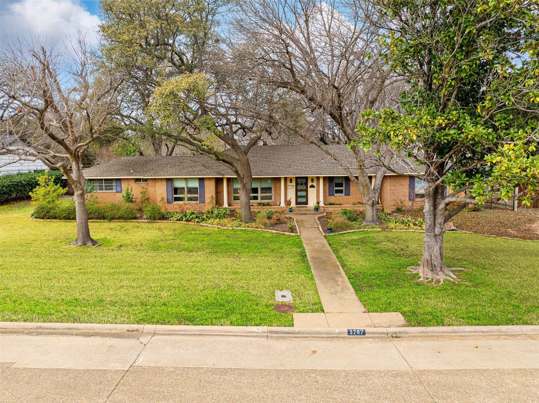 3787 Vinecrest Drive