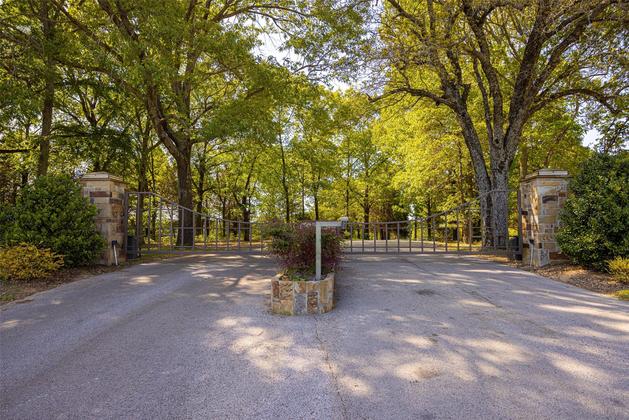 4390 Stonebridge