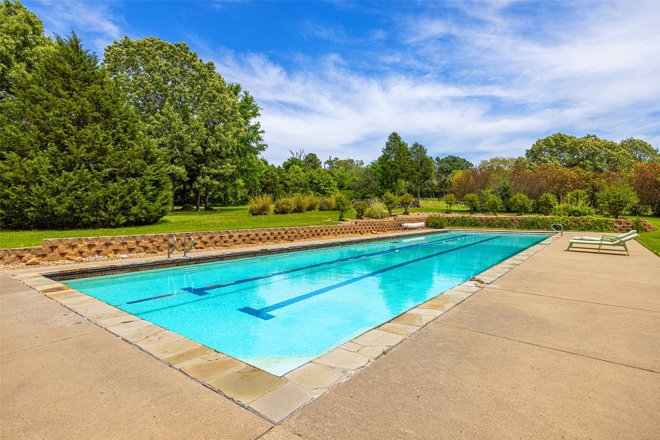4390 Stonebridge