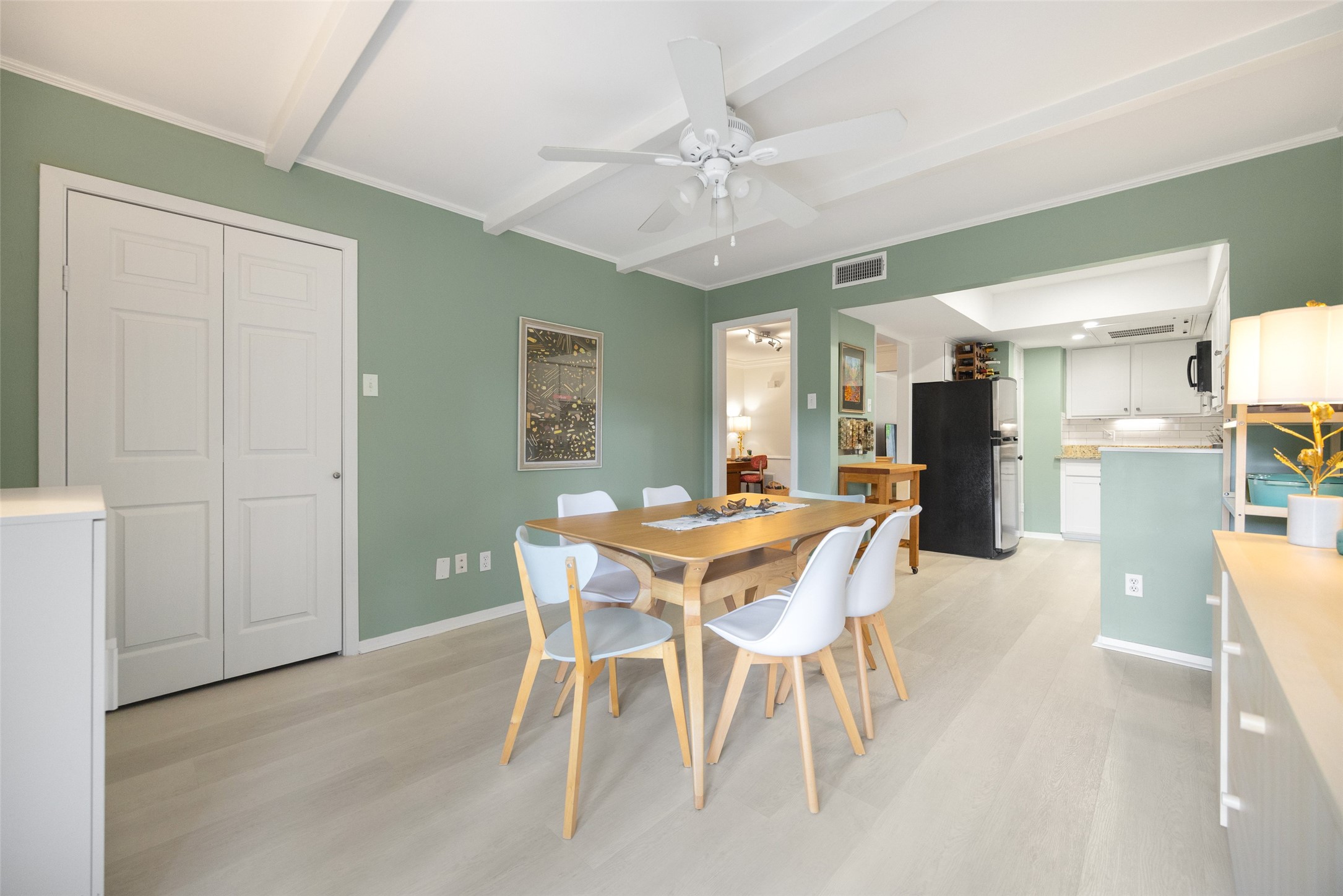 6018 E University Boulevard 201