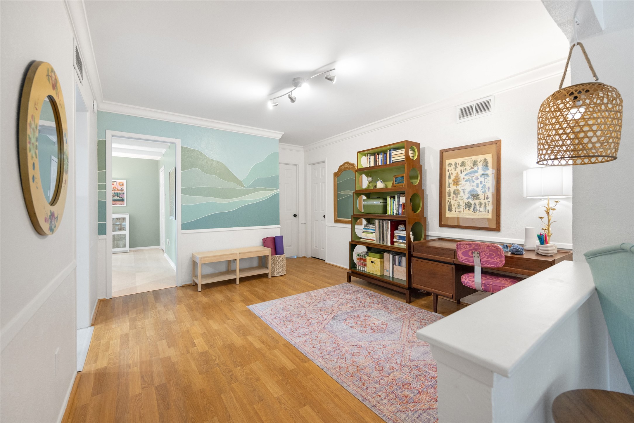 6018 E University Boulevard 201