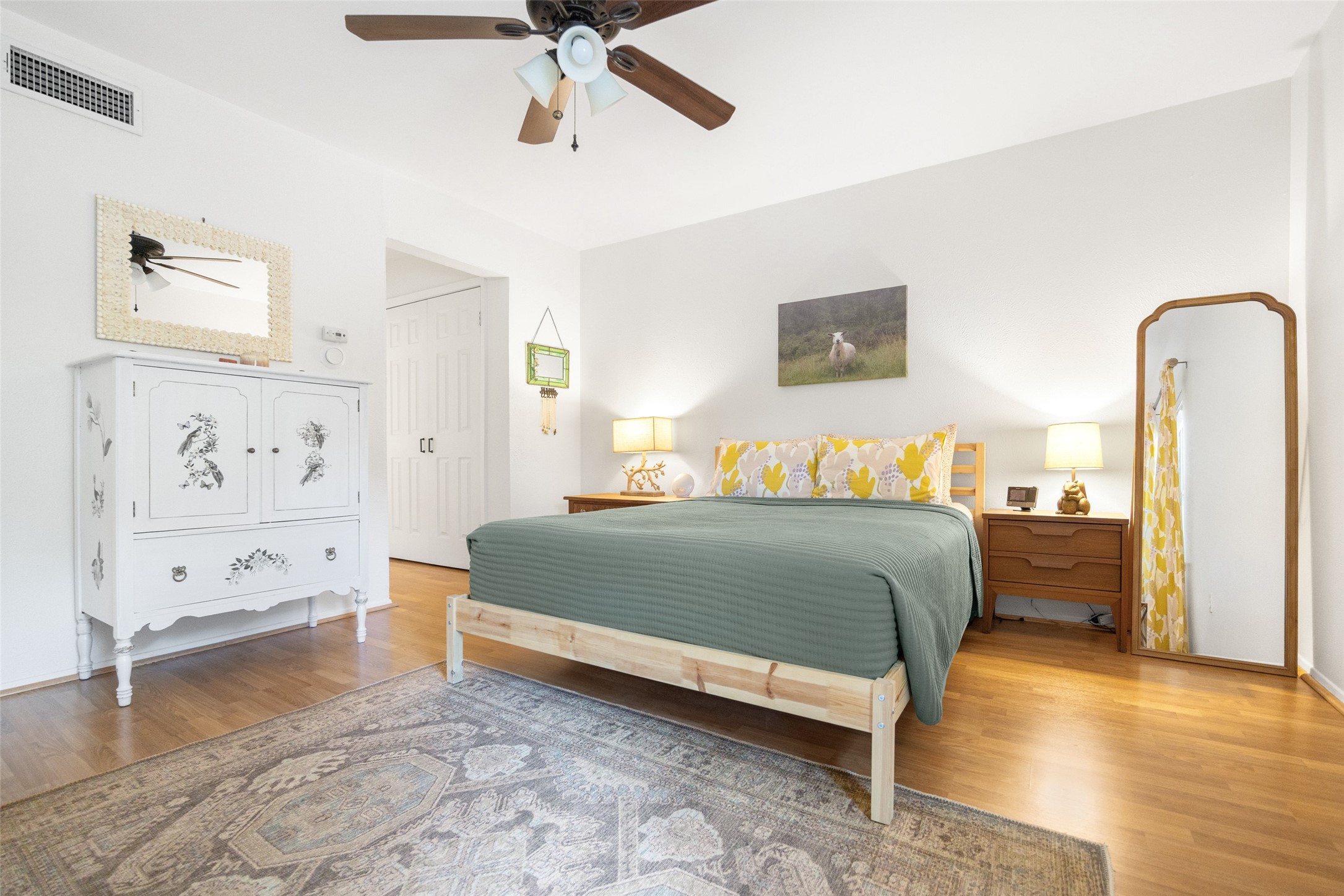 6018 E University Boulevard 201