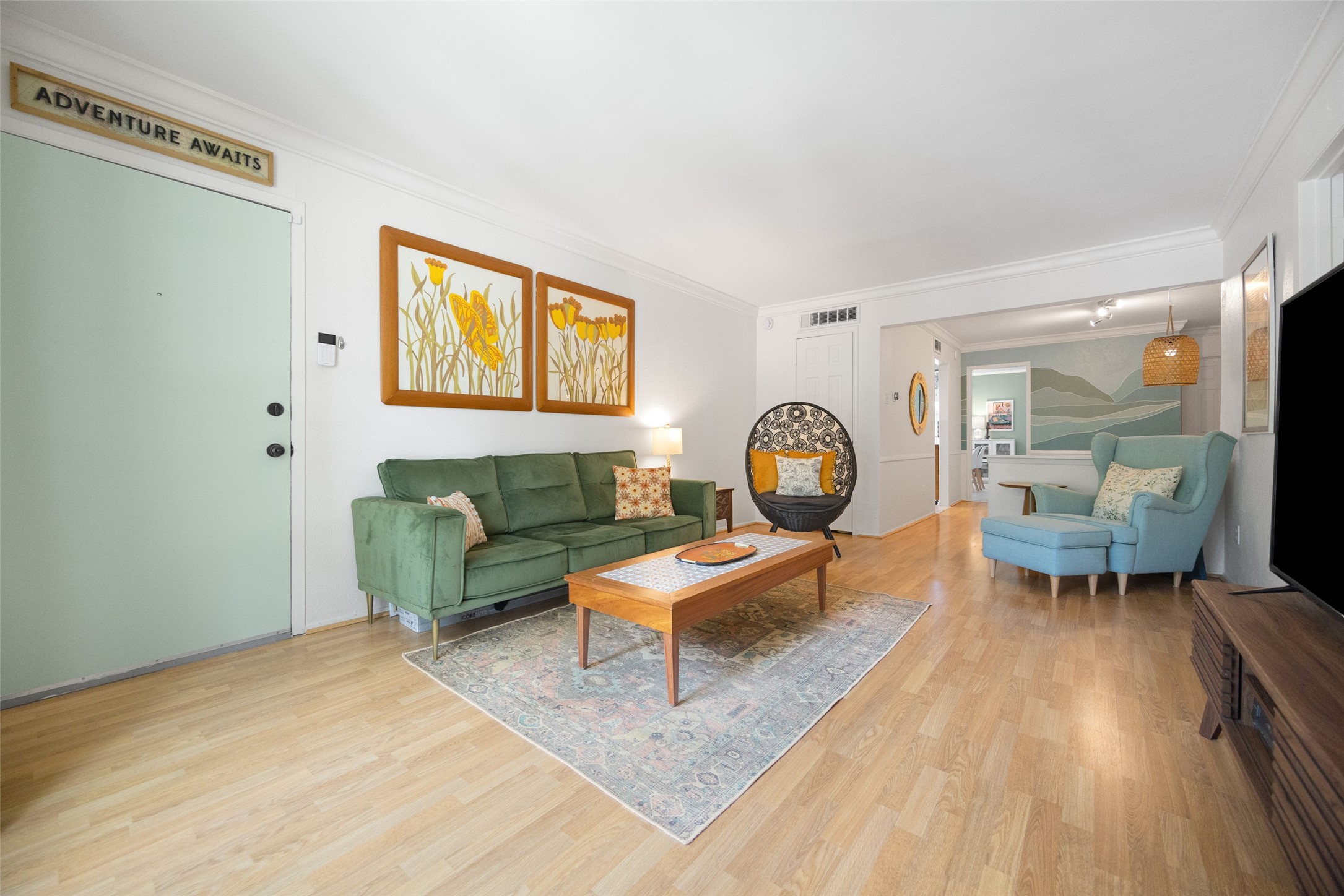 6018 E University Boulevard 201