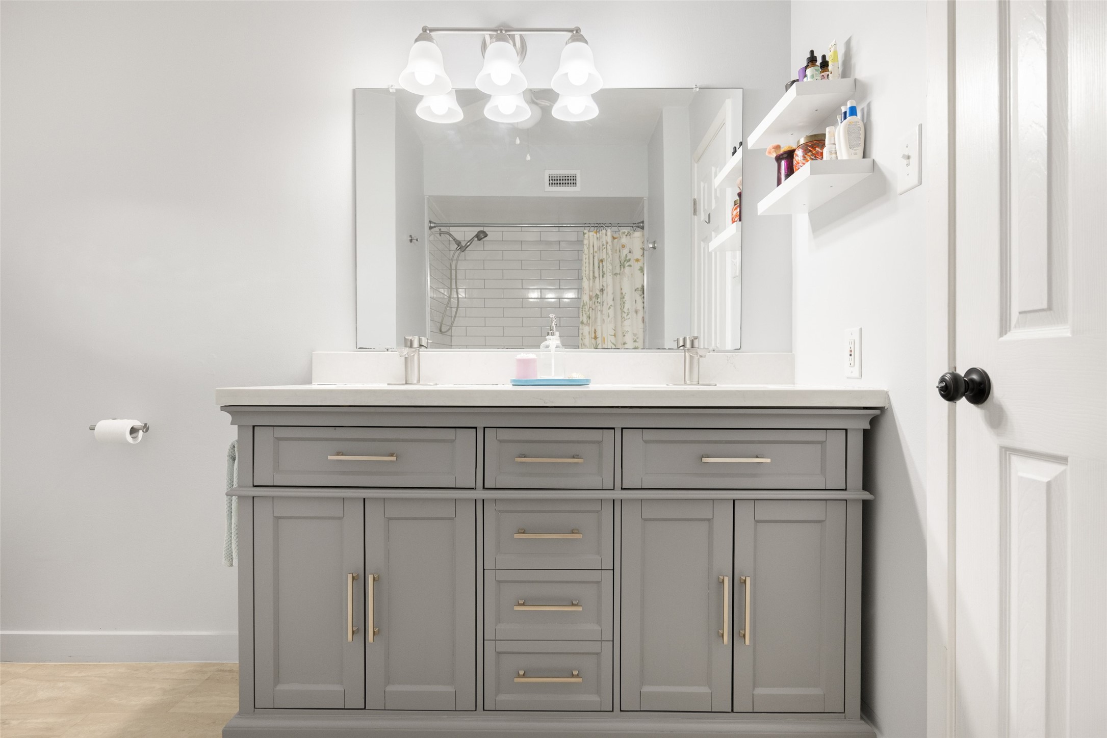 6018 E University Boulevard 201