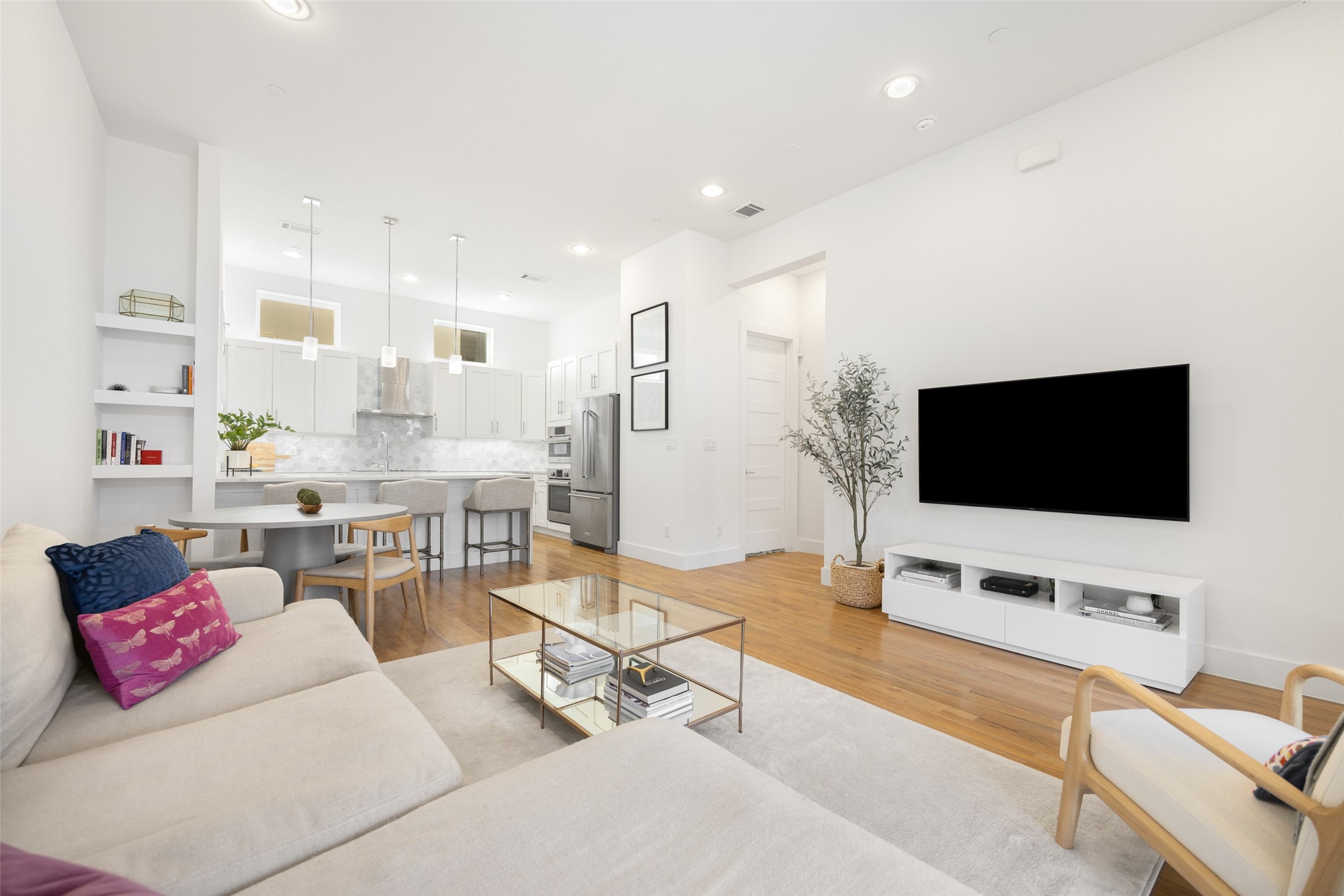 1727 Caddo Street 103