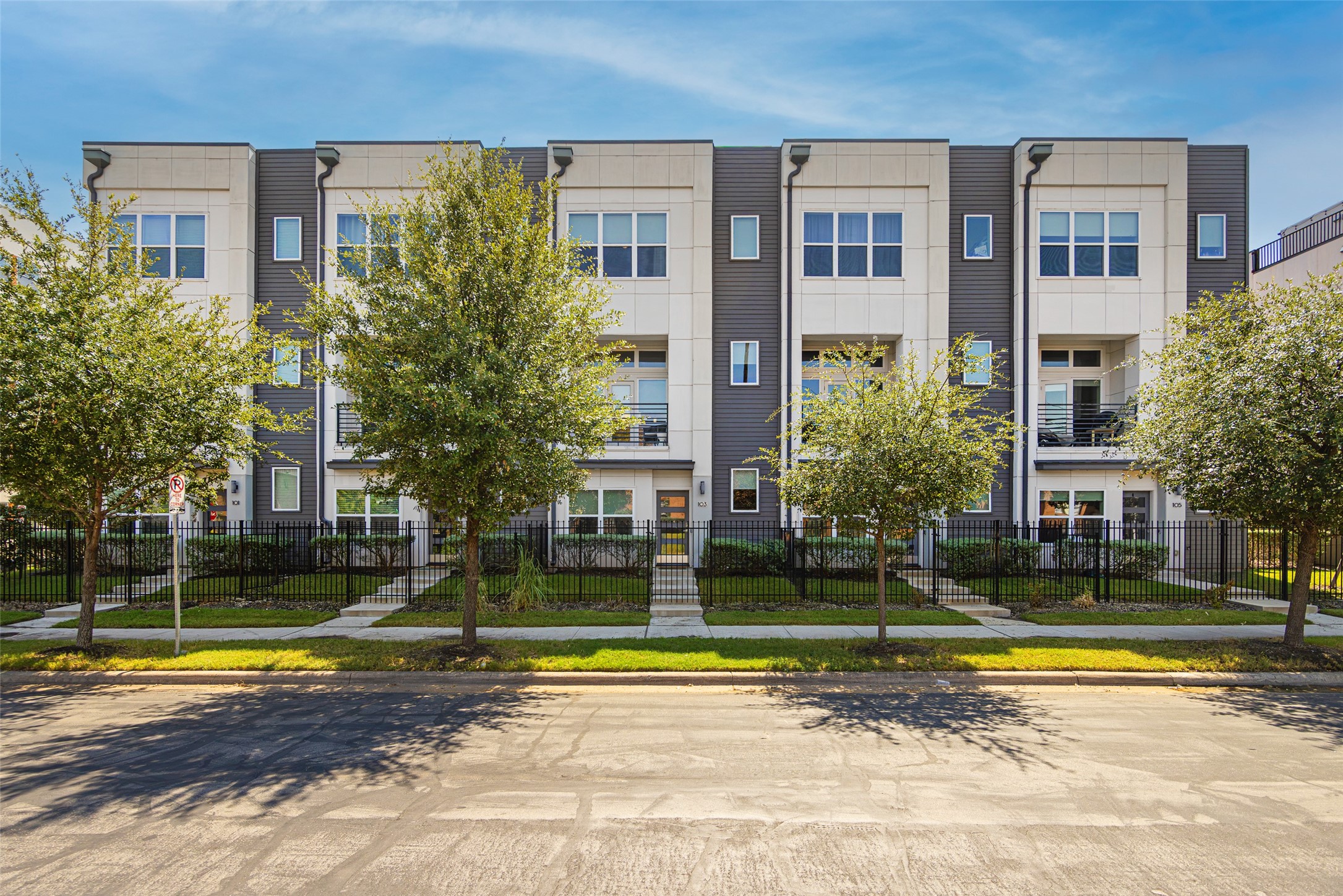 1727 Caddo Street 103