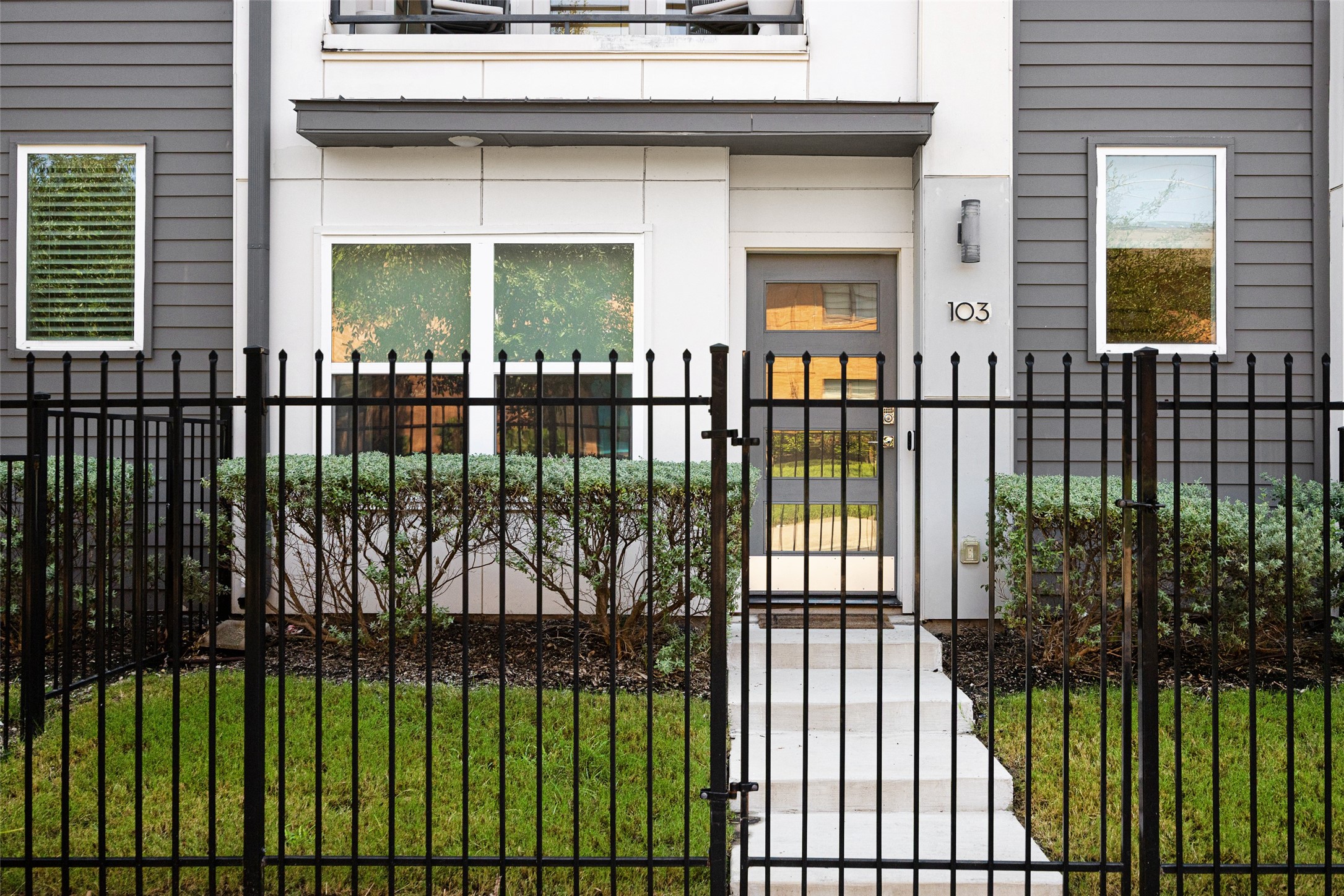 1727 Caddo Street 103