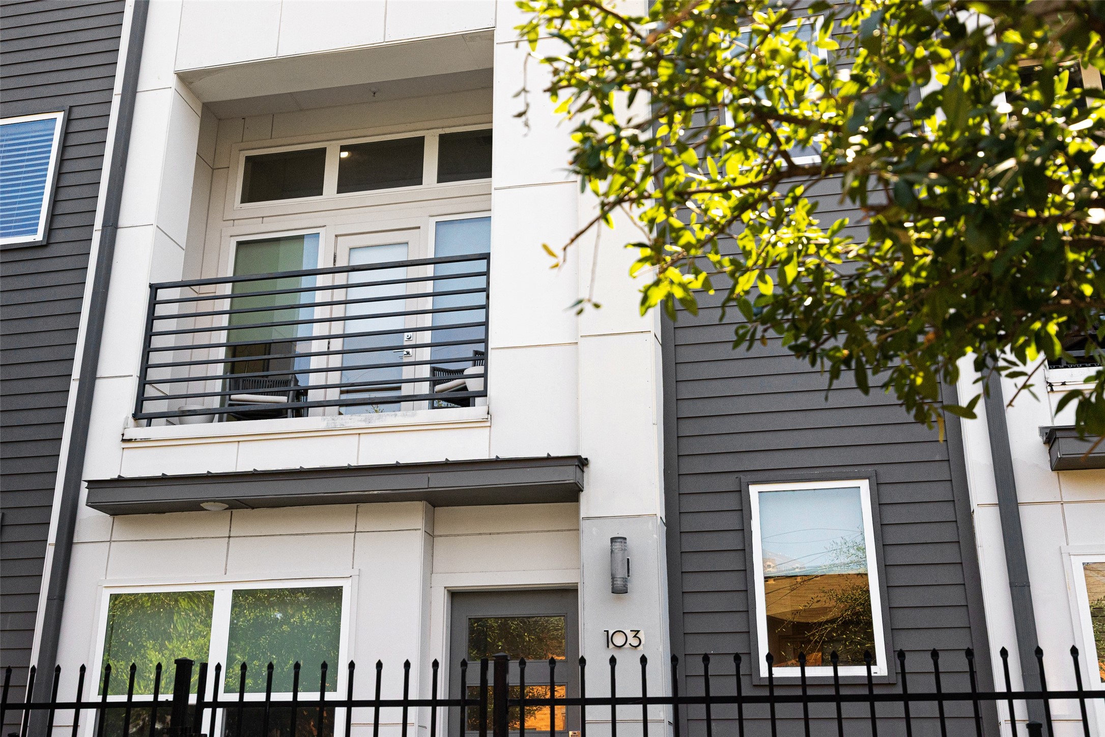 1727 Caddo Street 103