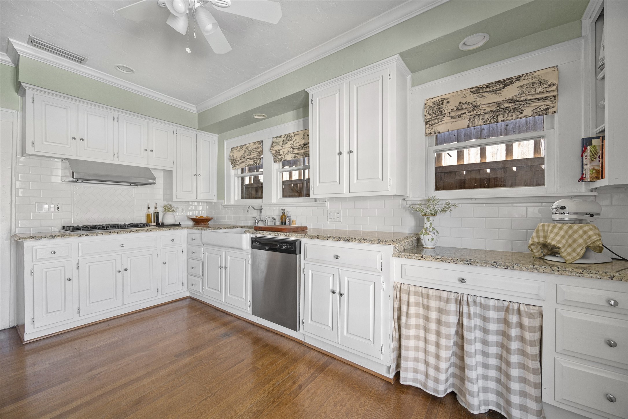 5523 Ridgedale Avenue