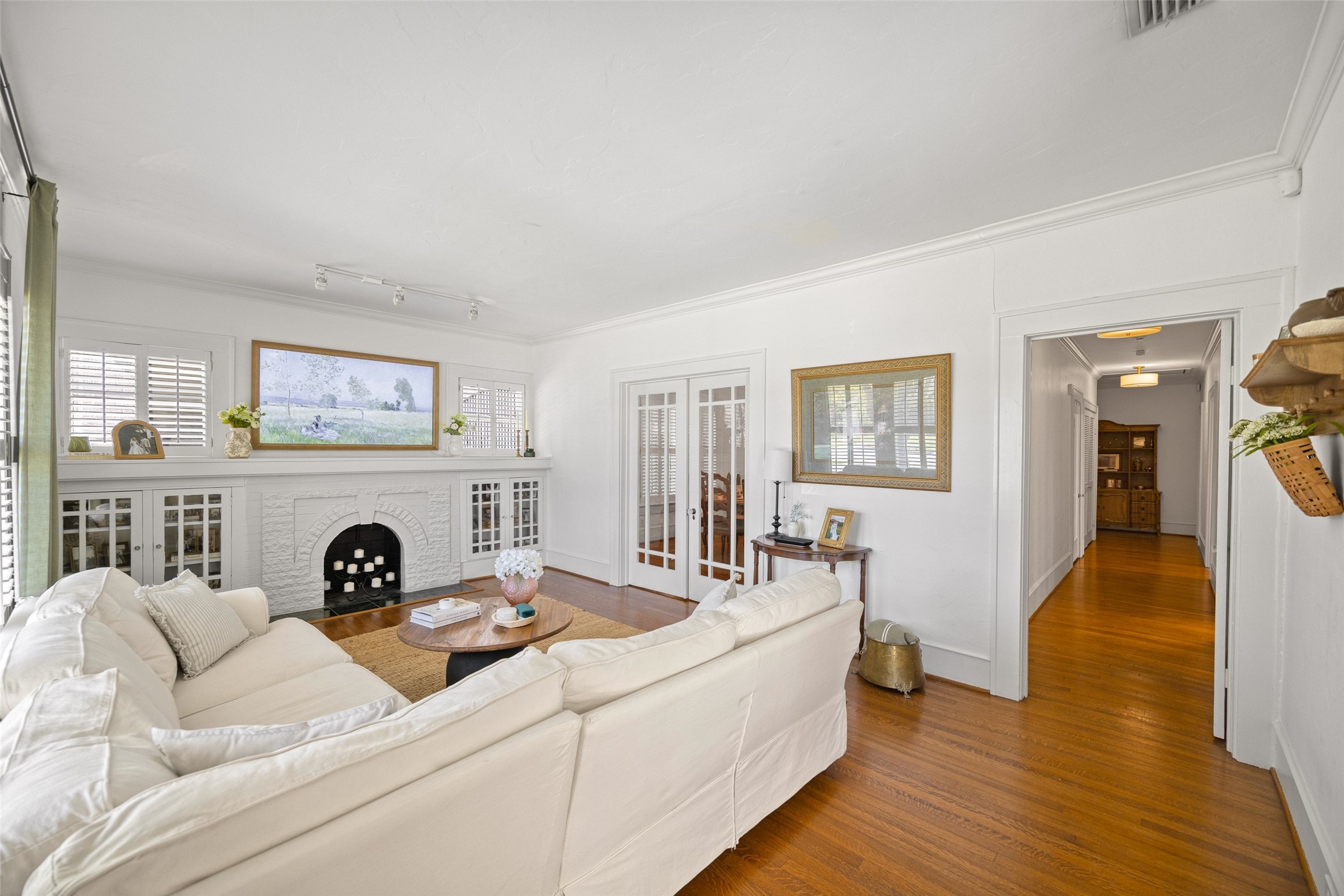 5523 Ridgedale Avenue