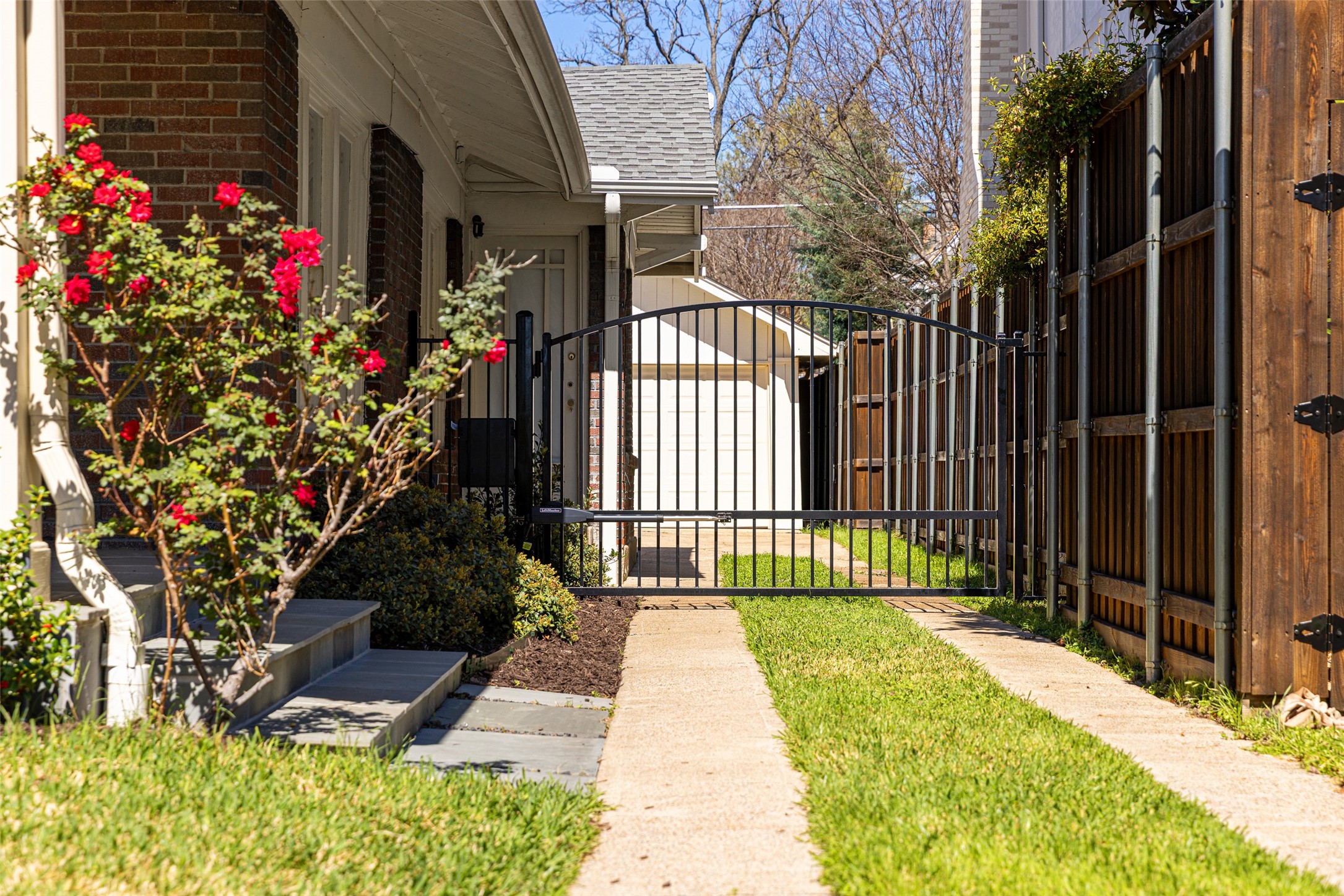 5523 Ridgedale Avenue