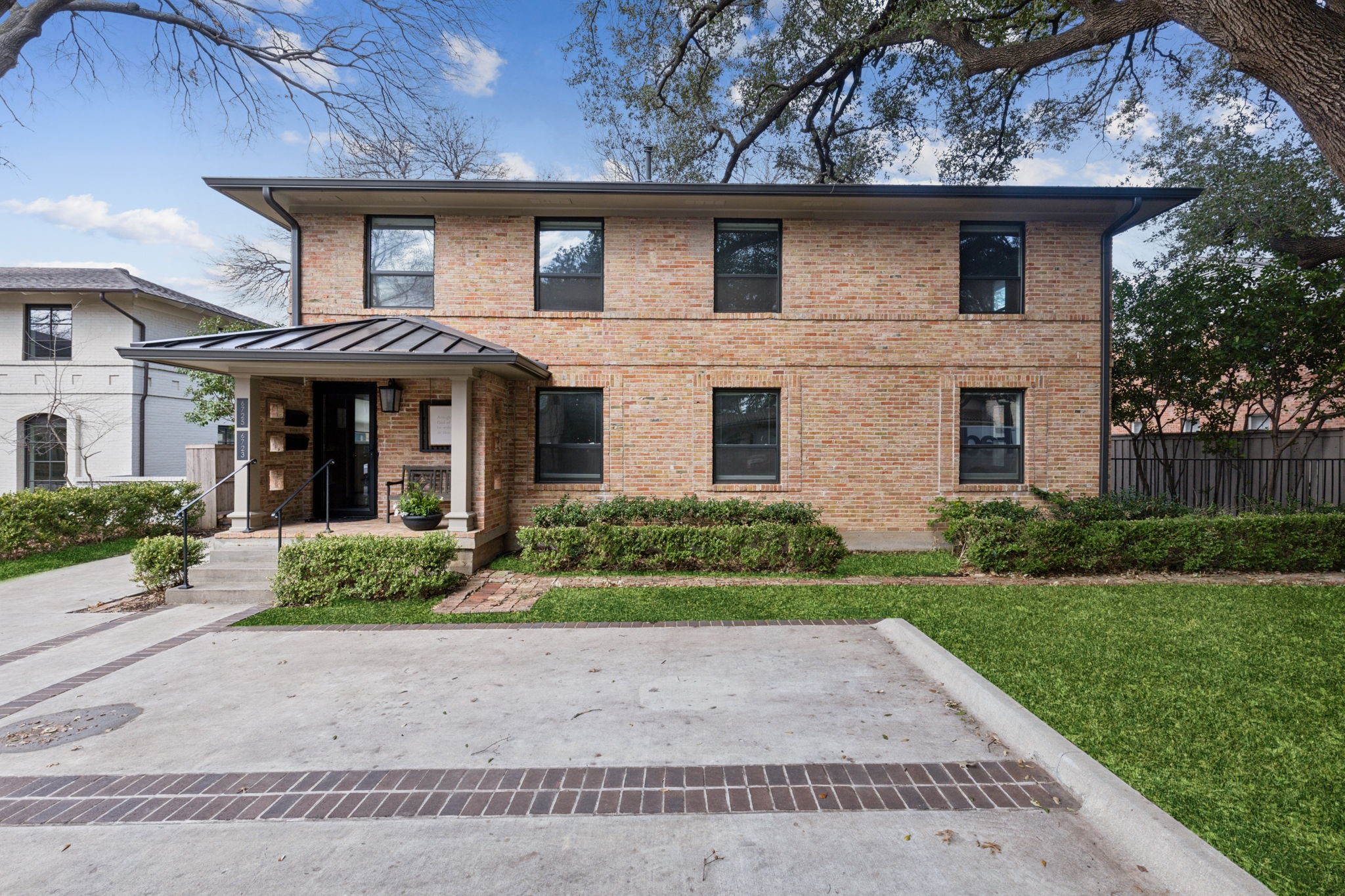 6725 Del Norte Lane