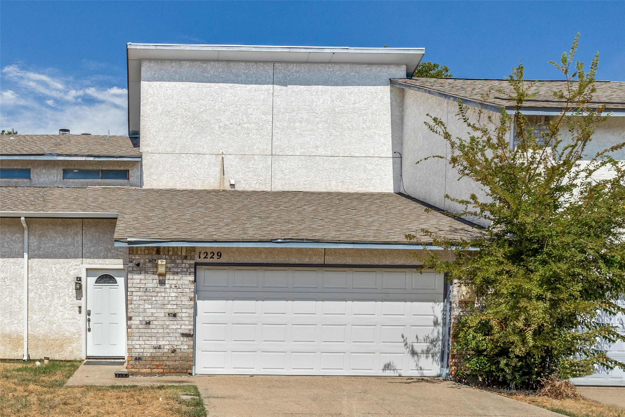 1229 Forest Cove Lane